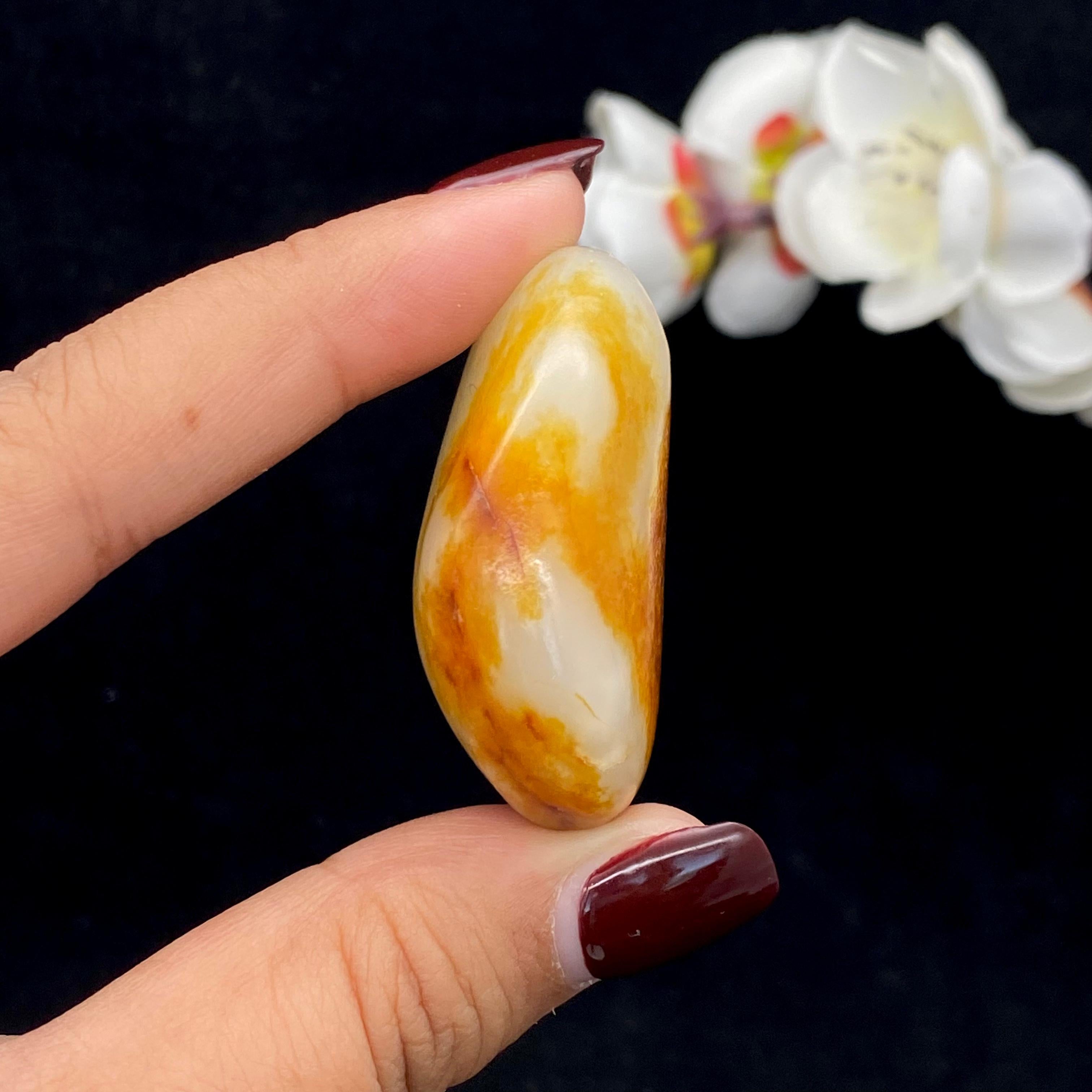 和田玉聚黄皮籽料挂件（44.4g）