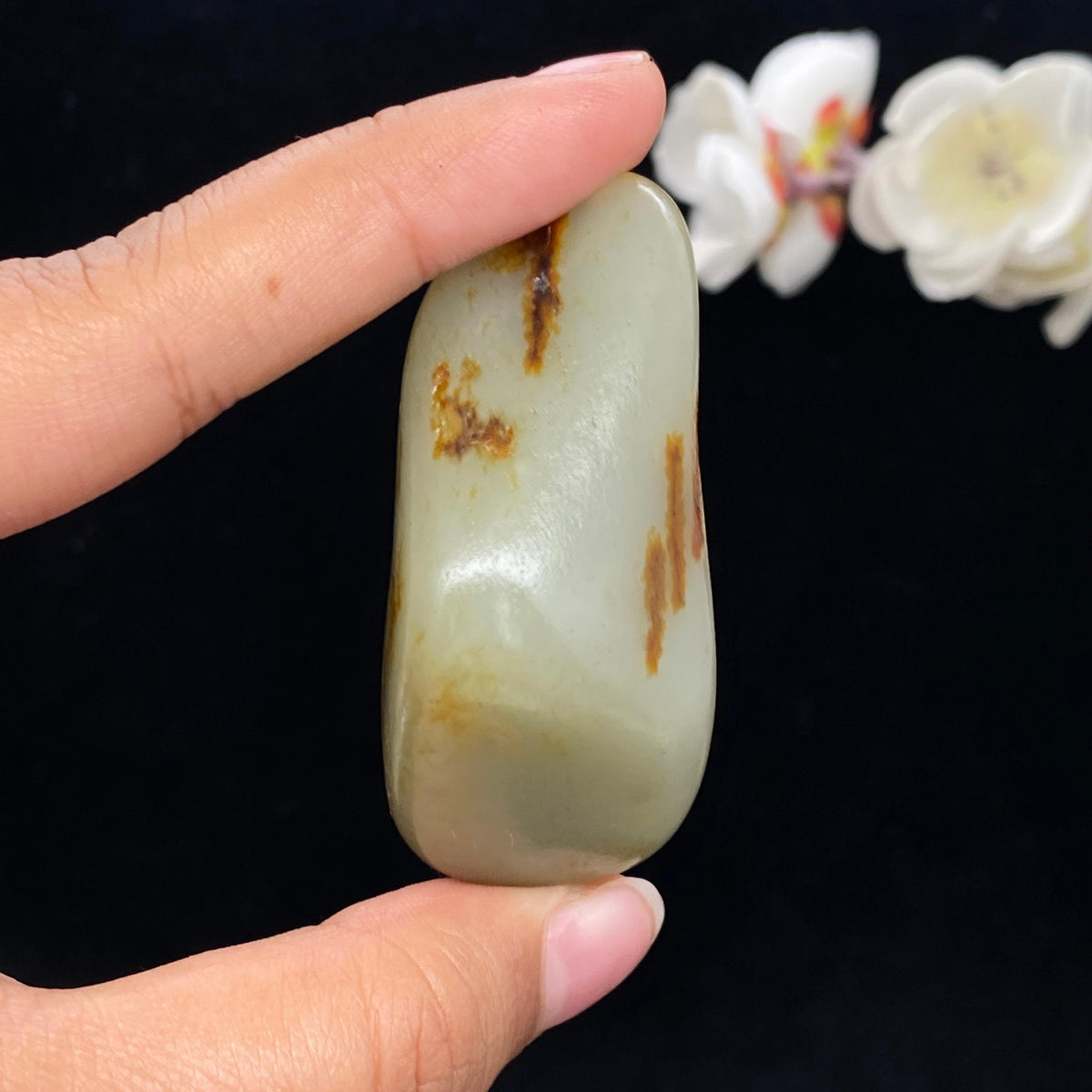 和田玉洒金皮籽料手把件（74g）
