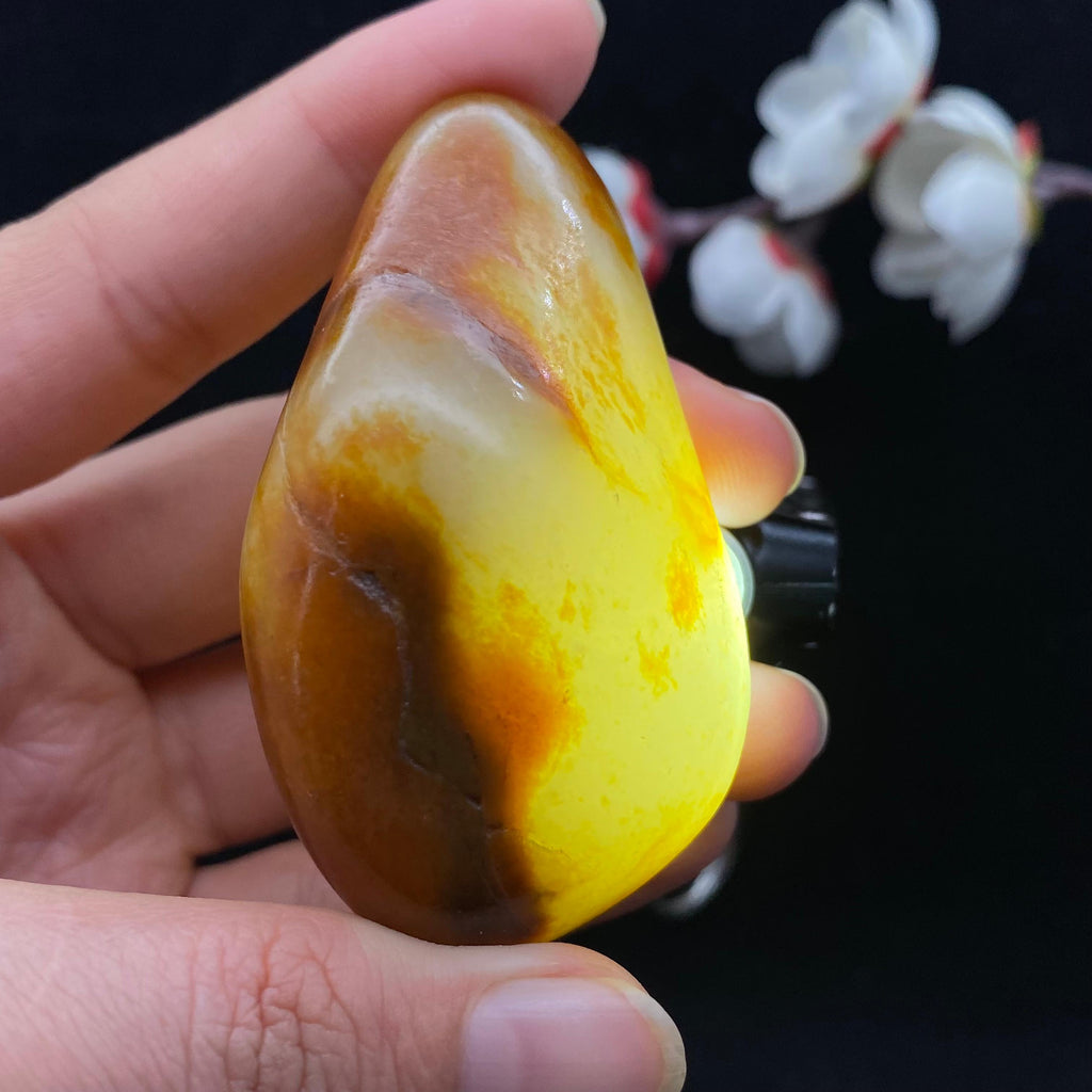和田玉聚红皮籽料手把件（86.5g）