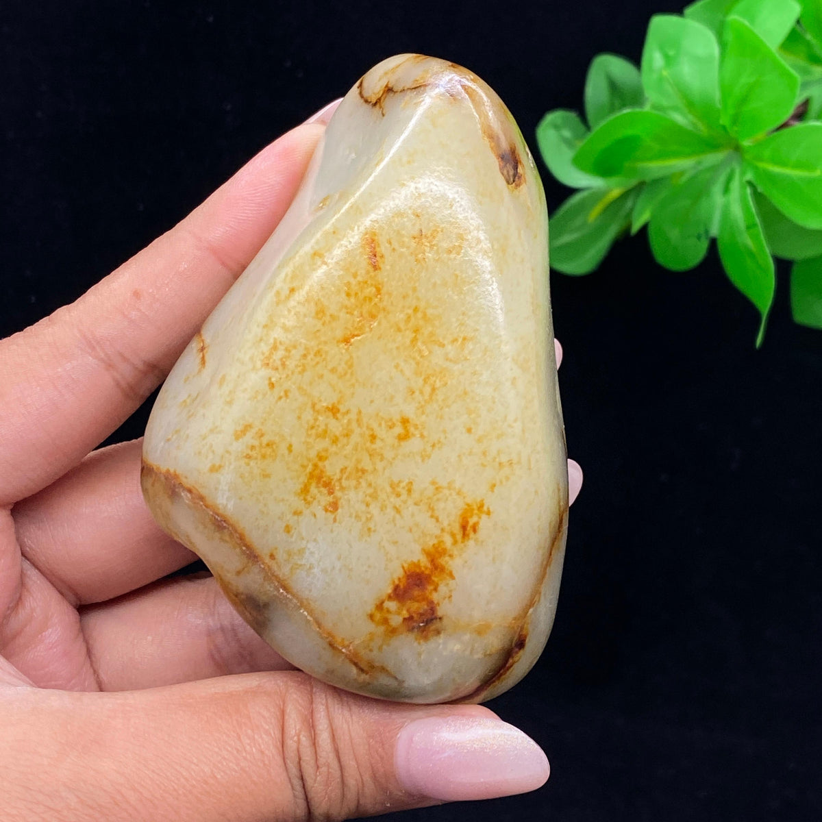 和田玉洒金皮籽料手把件（241g）