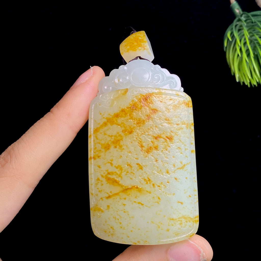 和田玉籽料无事牌（67.6g）