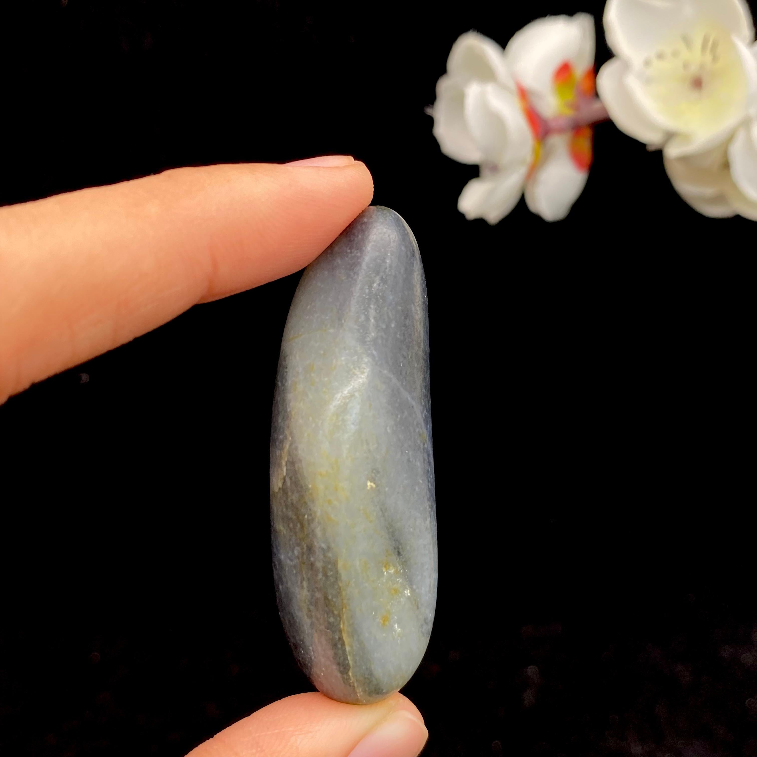 【超值推荐】和田玉青花籽料原石（48.6g）