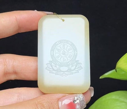 新疆和田玉且末天地糖羊脂玉观音（44.2g）
