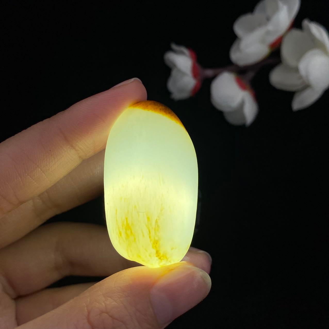 和田玉聚黄皮籽料原石（23.2g）