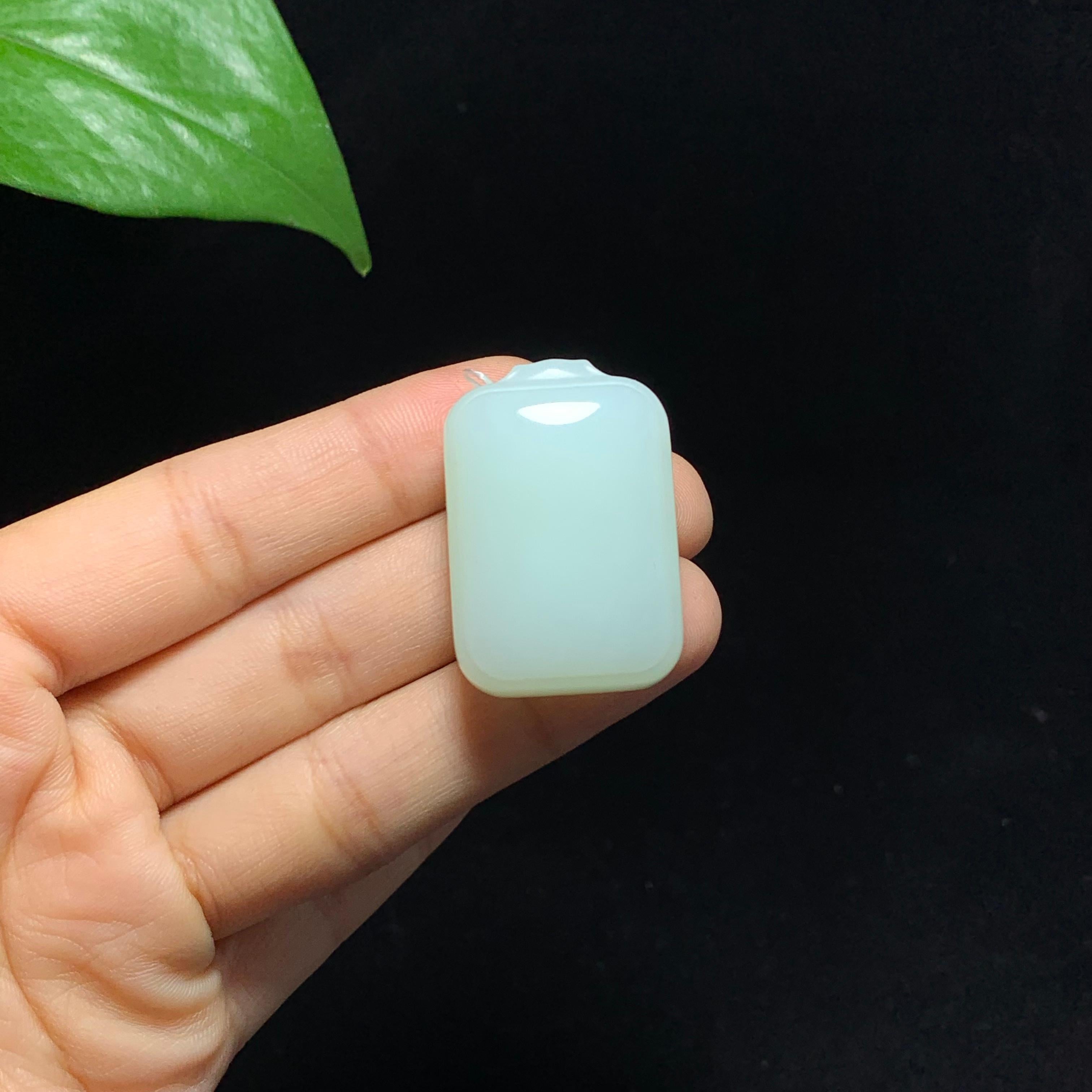 高品质和田山料羊脂白玉无事牌挂件（26.0g）