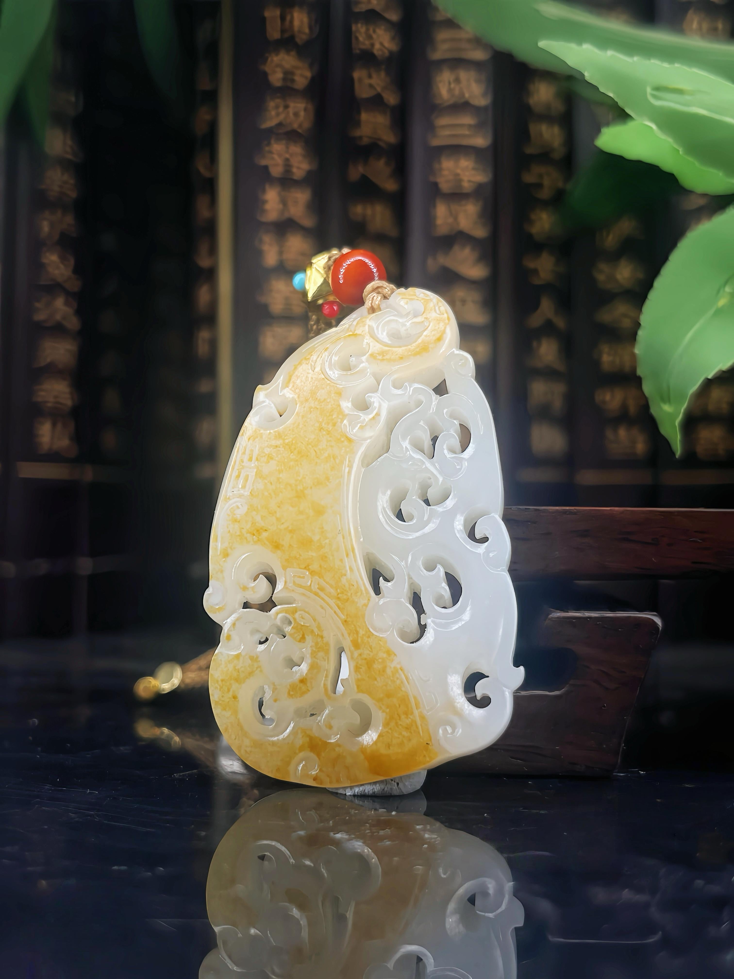 和田玉籽料仿古牌（27.9g）