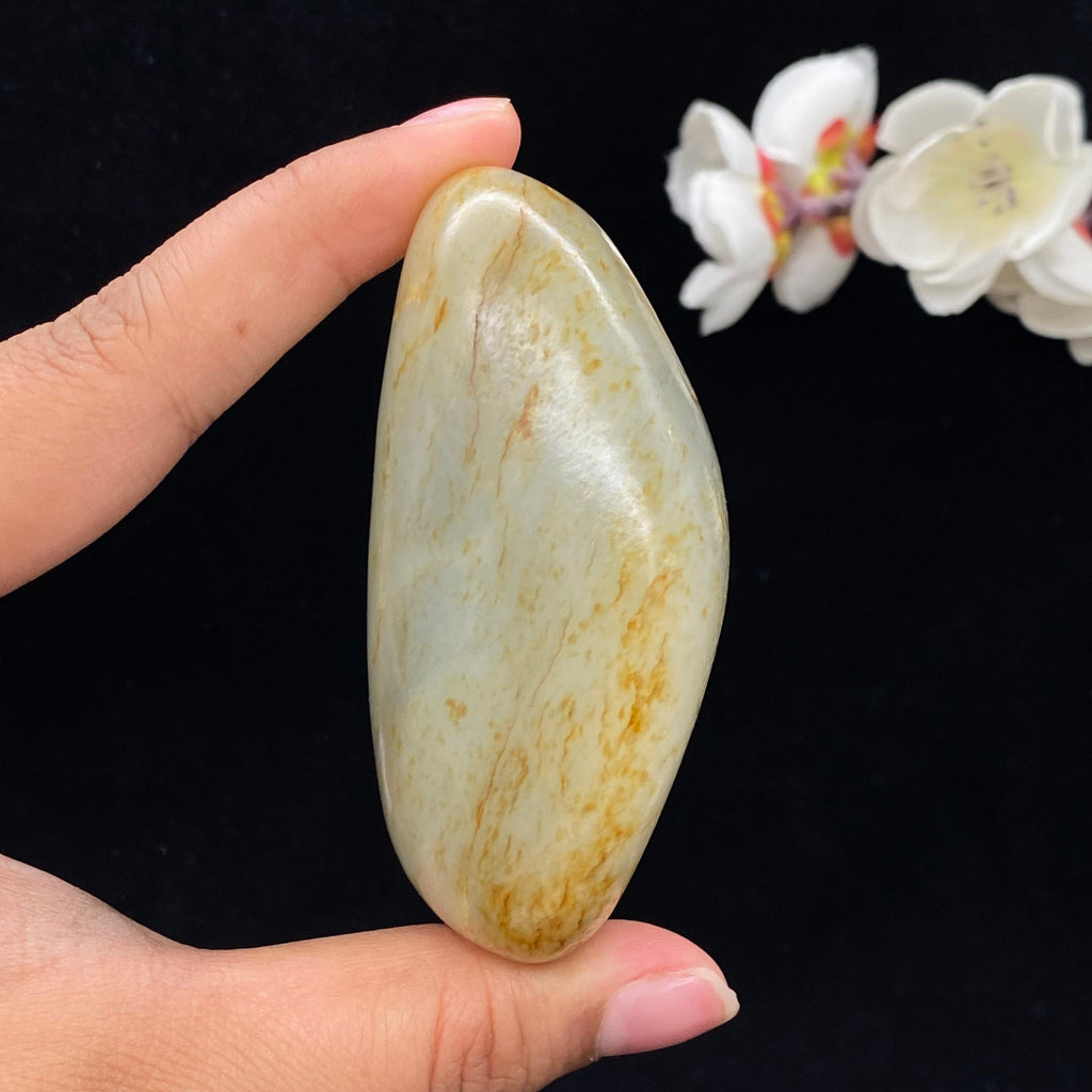 和田玉洒金皮青花籽料手把件（210.9g）