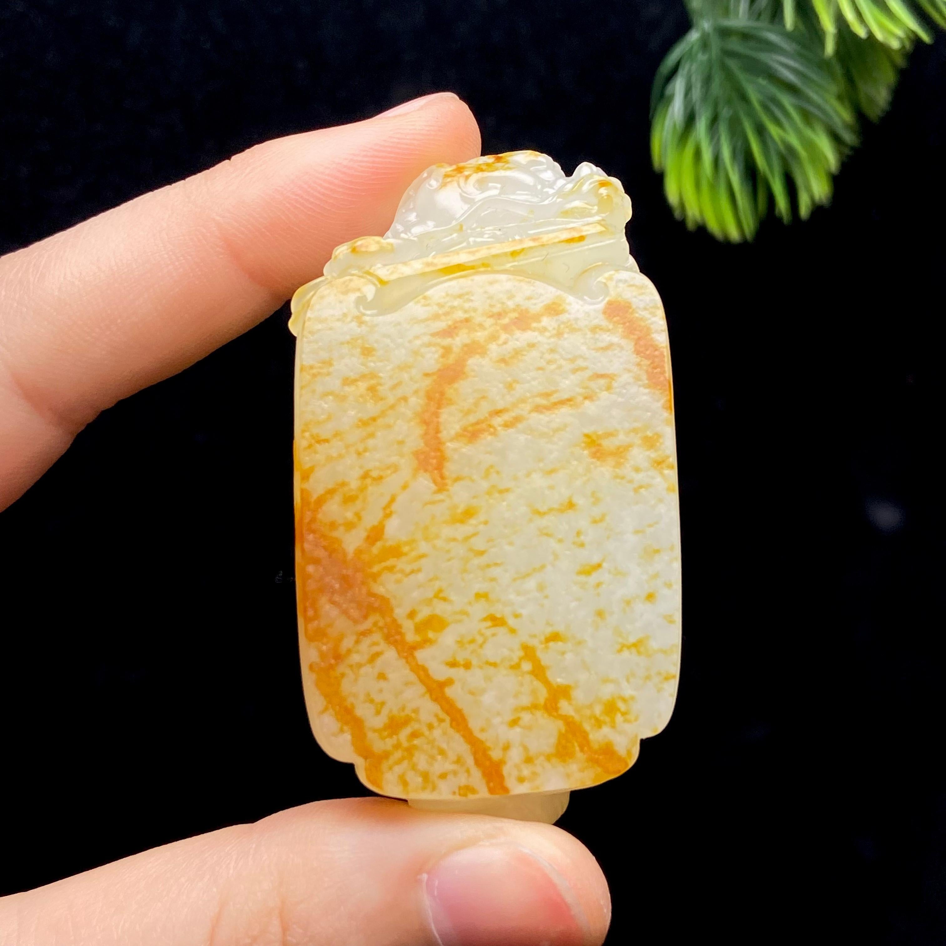 和田玉籽料龙纹把件（56.4g）