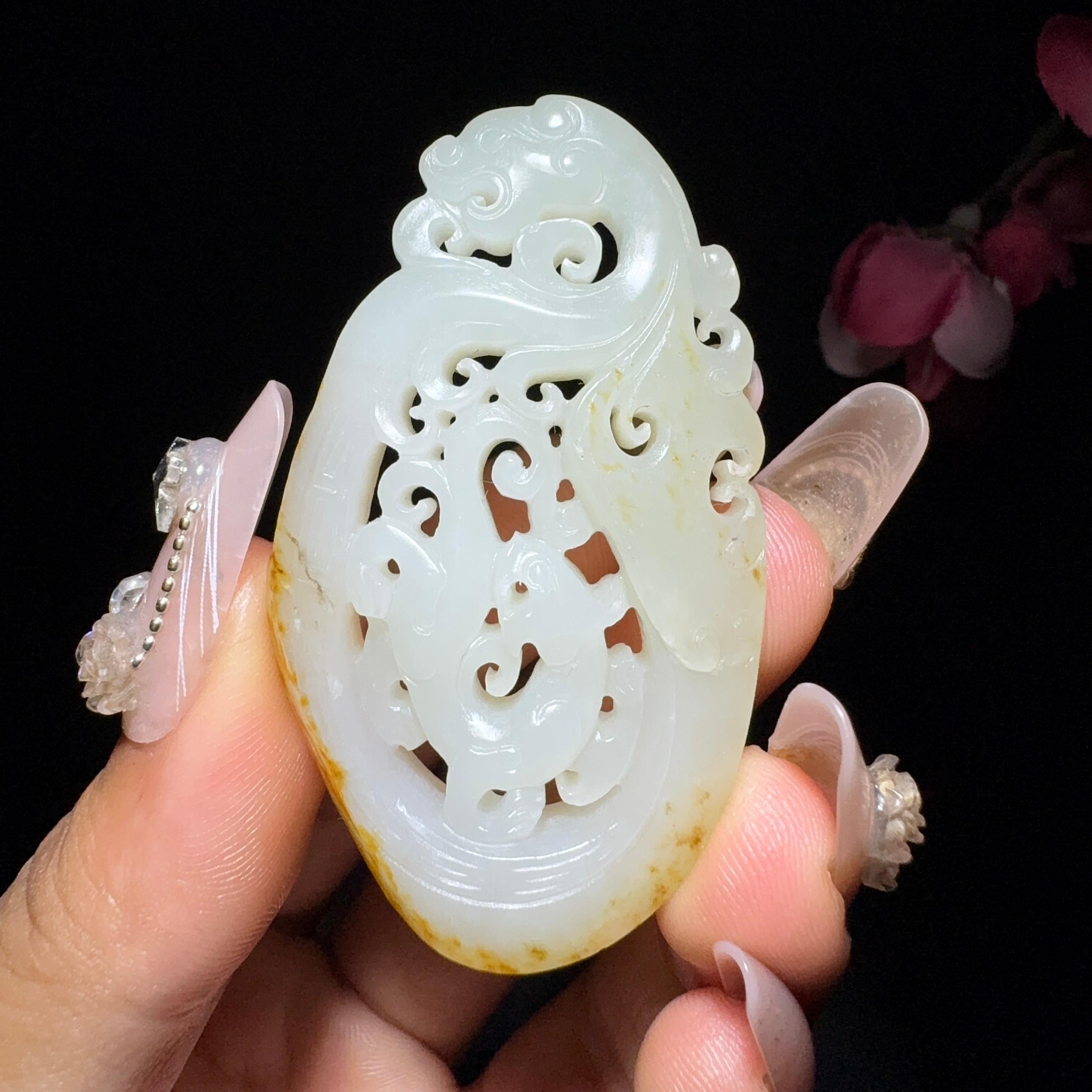 和田玉籽料挂件仿古螭龙（24.5g）