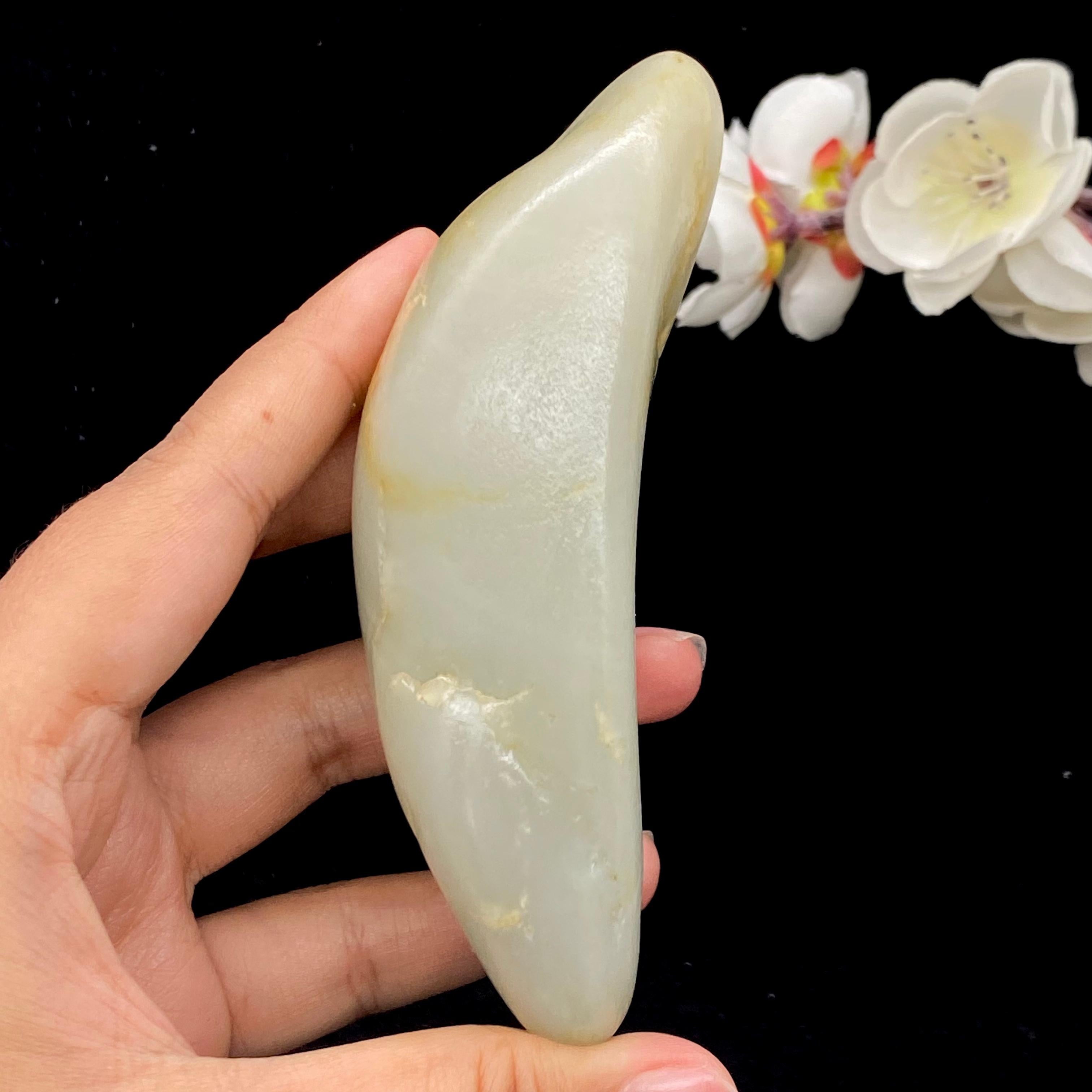 和田玉青白玉带洒金皮籽料手把件（251.9g）