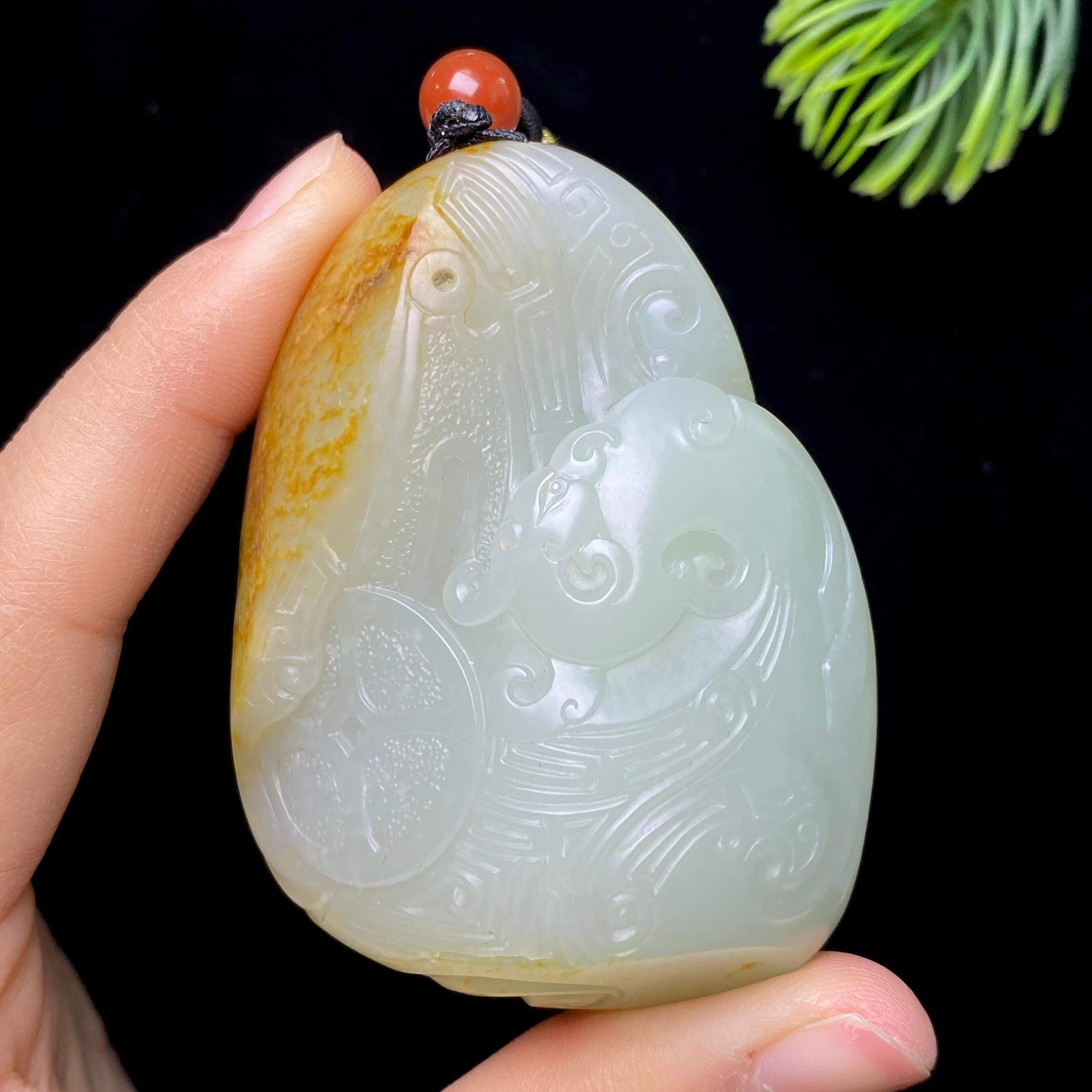 和田玉籽料子母瑞兽把件（157.2g）