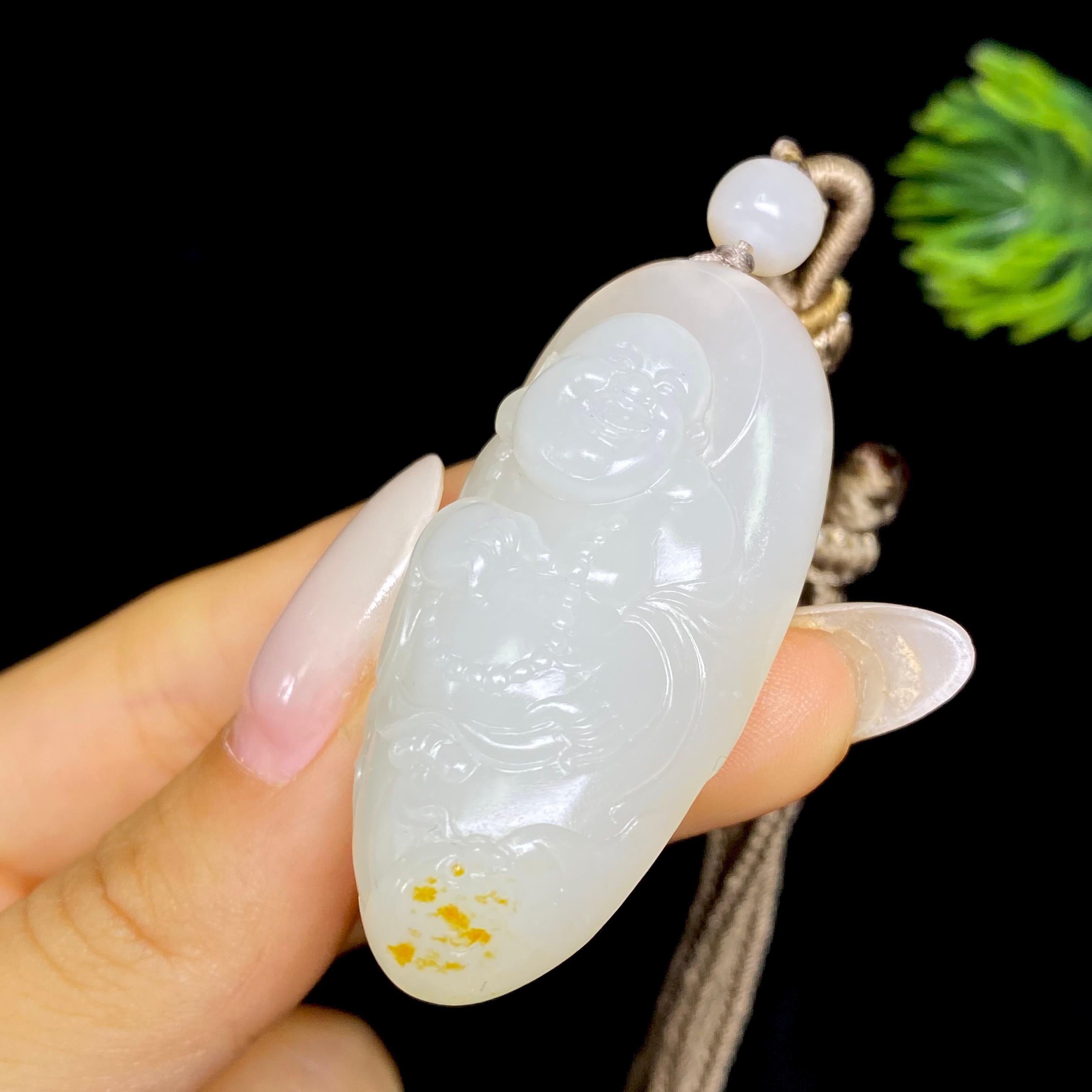 和田玉籽料佛公（28.7g）
