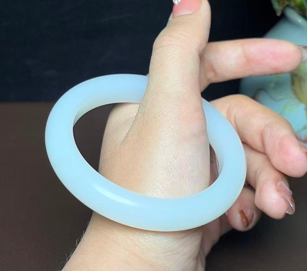 和田羊脂玉手镯（49.6g）