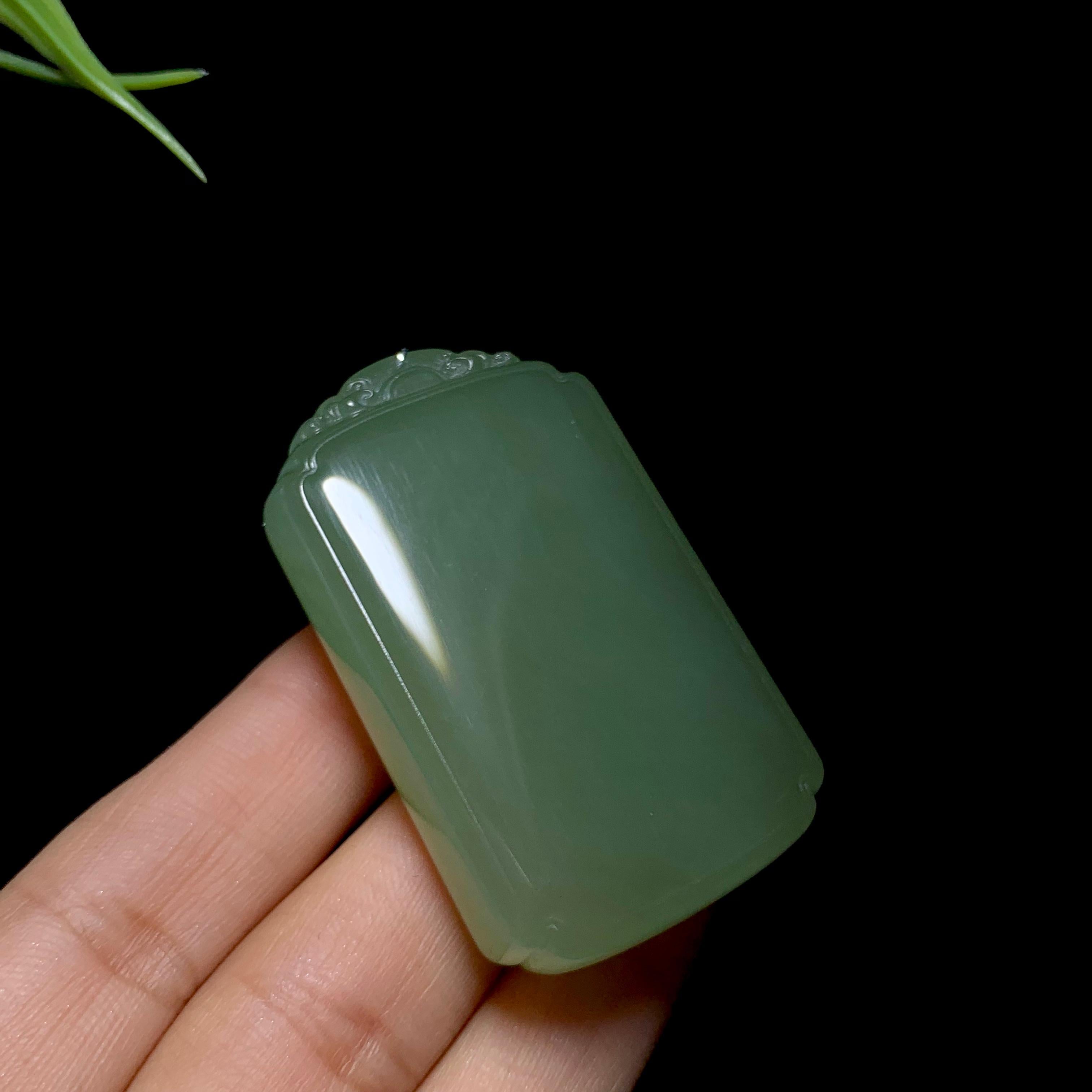 和田湖水绿平安无事牌（42.3g）