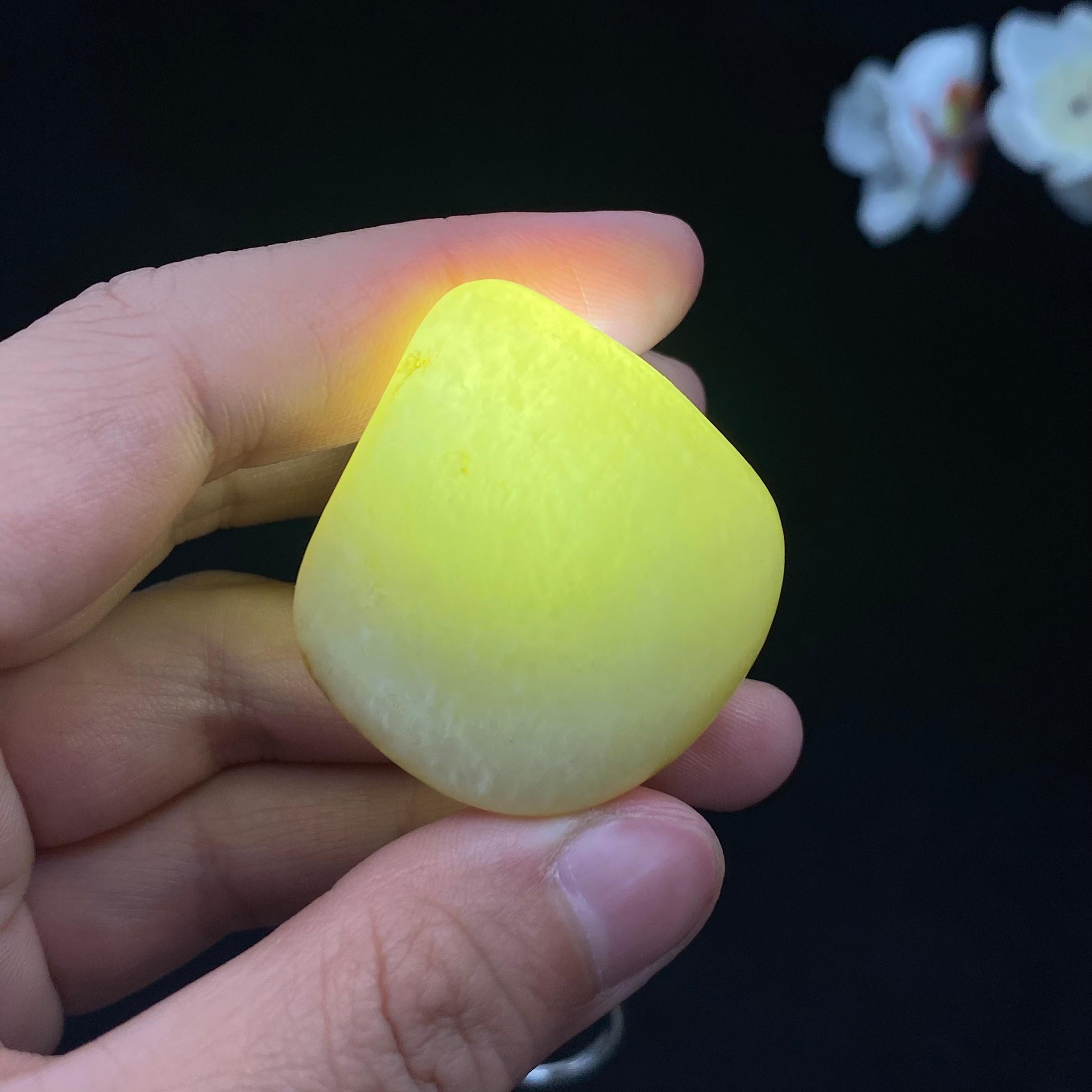 【超值推荐】和田玉暖白玉籽料原石（22.5g）