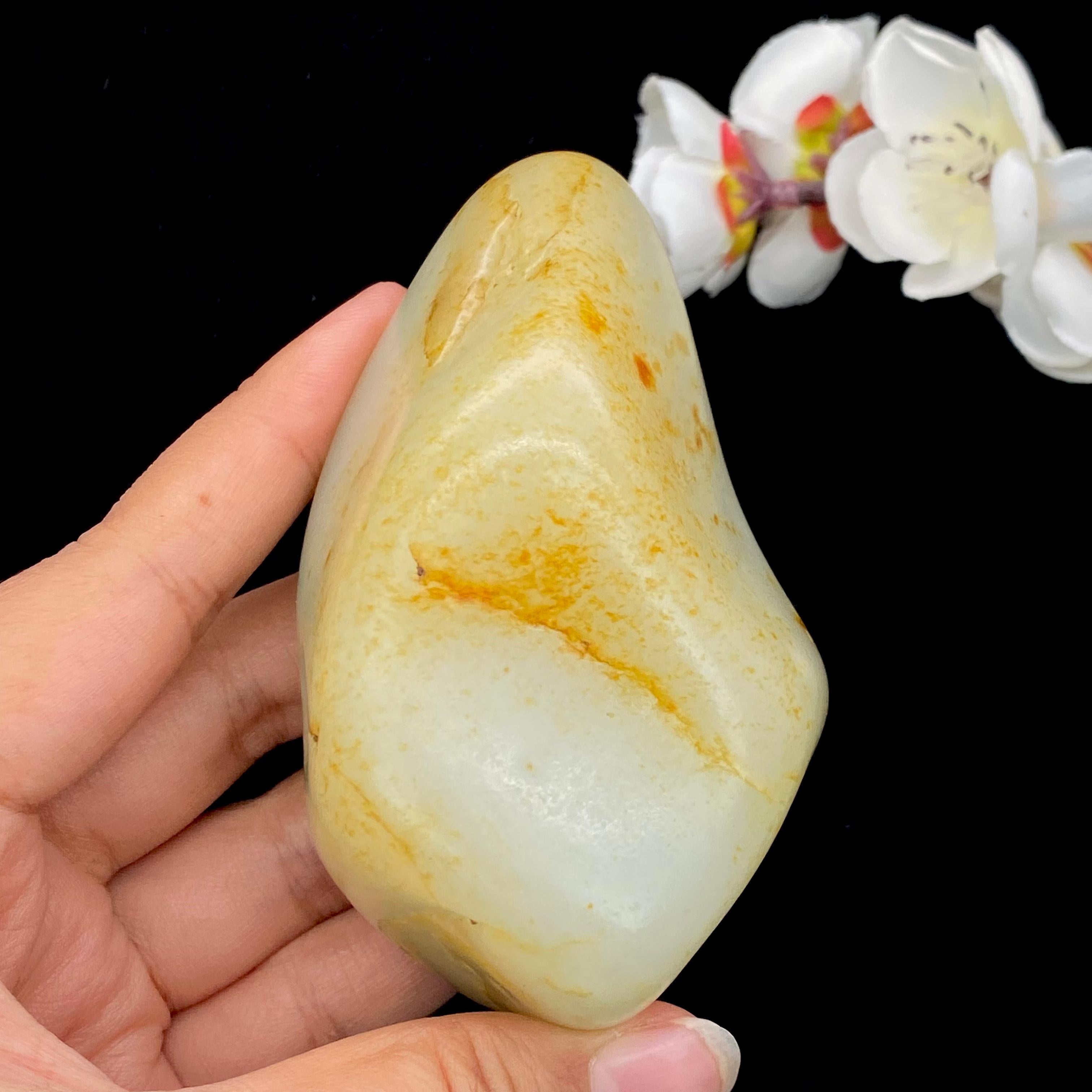和田玉洒红皮籽料手把件（308.7g）