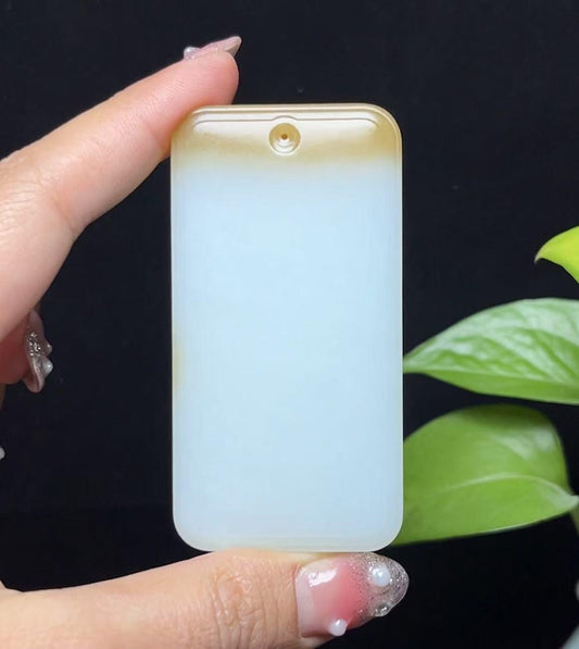 新疆和田玉且末糖羊脂玉平安无事牌（78.2g）