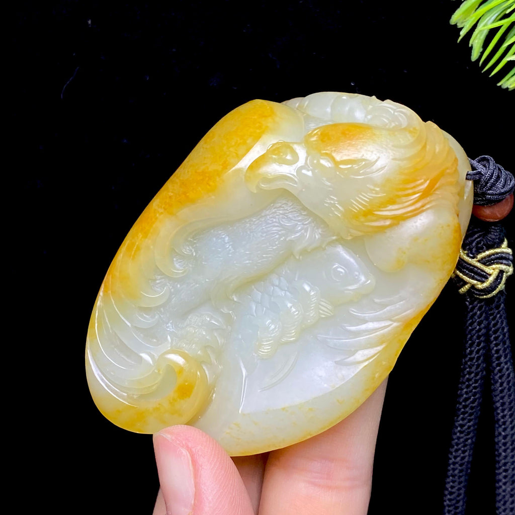 和田玉籽料鹰抓鱼把件（155.0g）