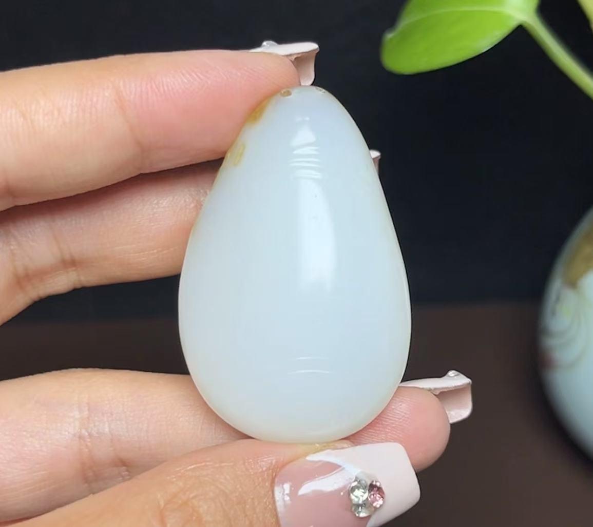 新疆和田玉且末糖白羊脂玉年年有余（26.5g）