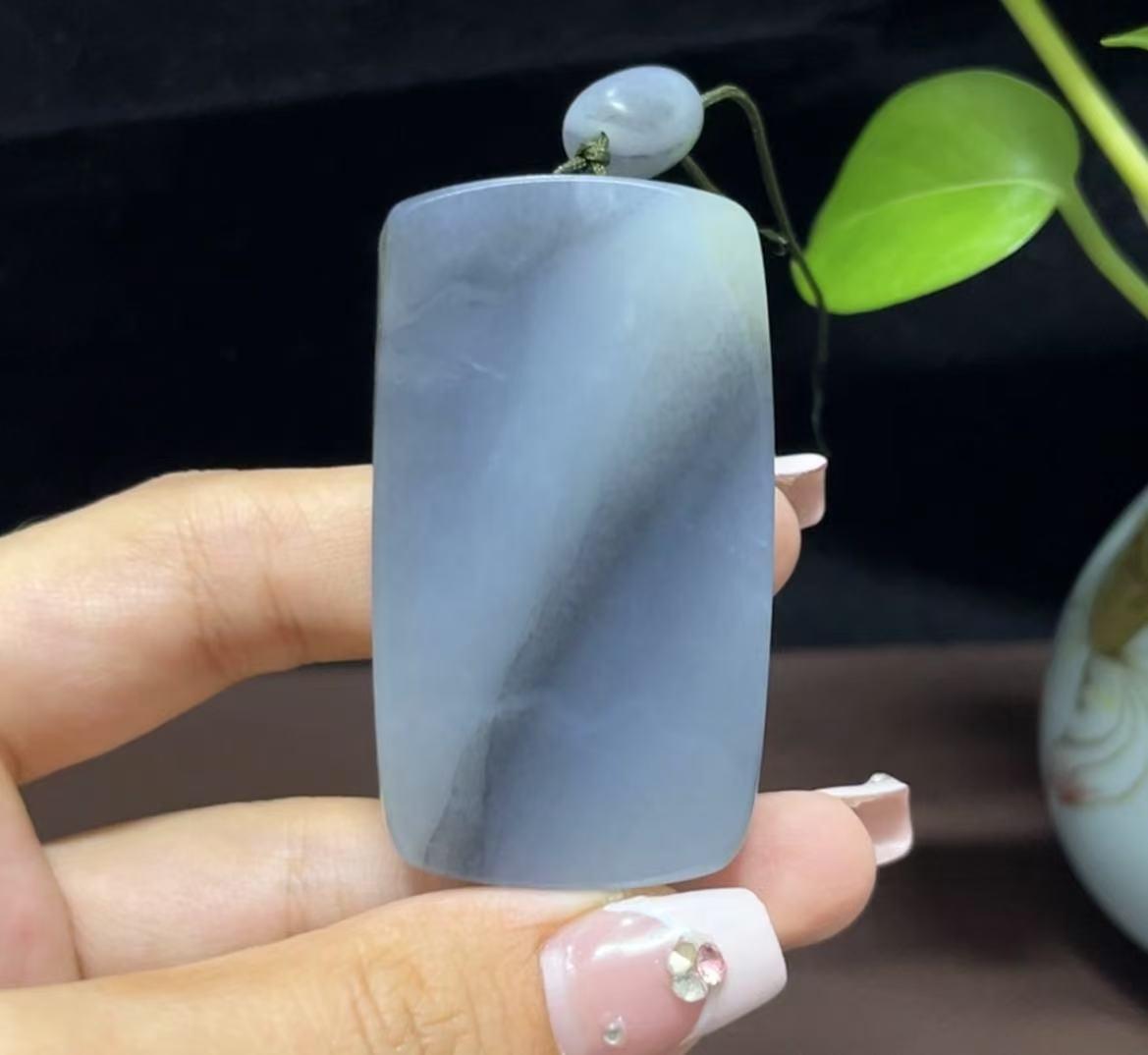 新疆和田玉籽料腰缠万贯意境青花平安无事牌（56.1g）