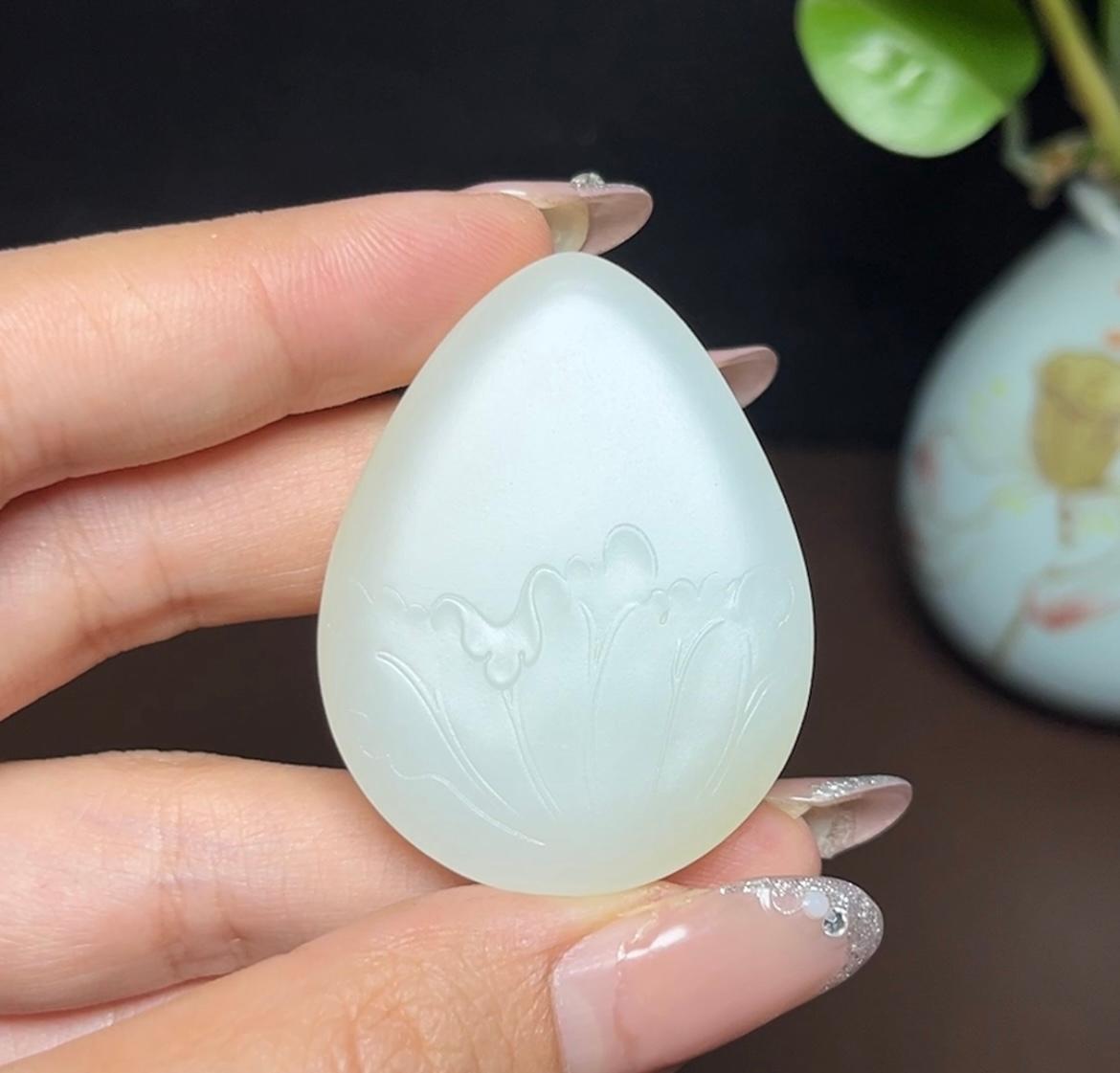 新疆和田玉且末料羊脂玉观音（29.6g）