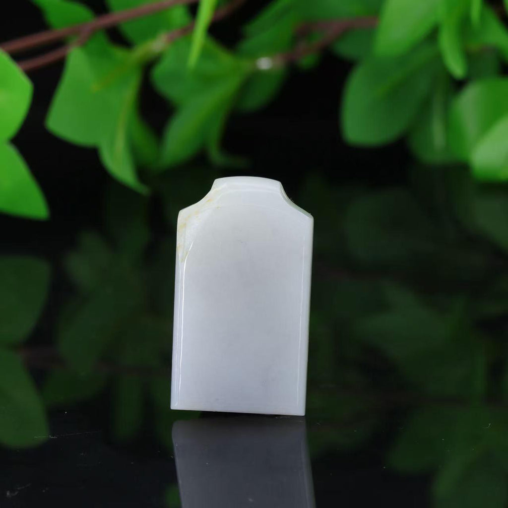和田玉洒金皮籽料无事牌（27.7g）