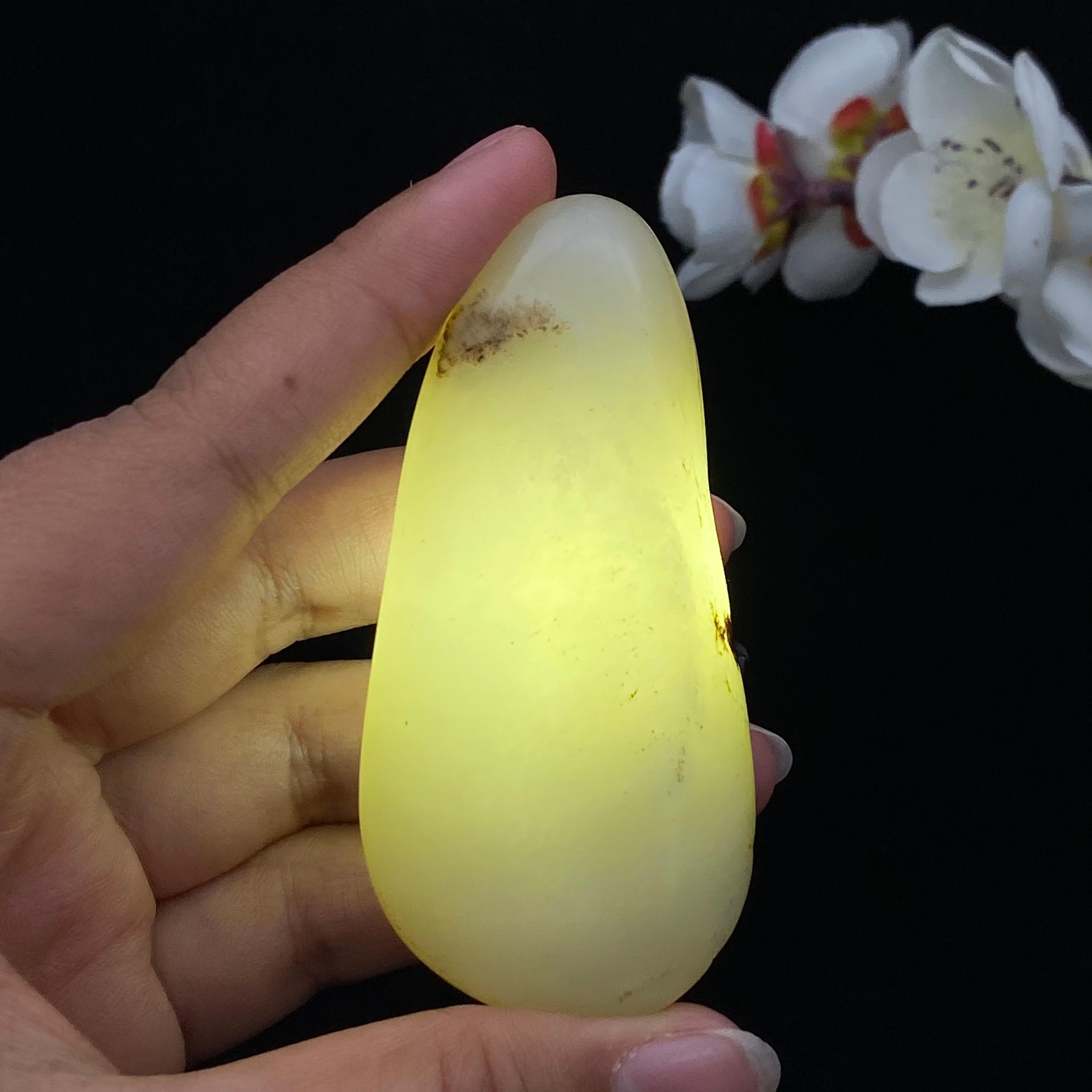 和田玉秋梨皮籽料原石（82.8g）