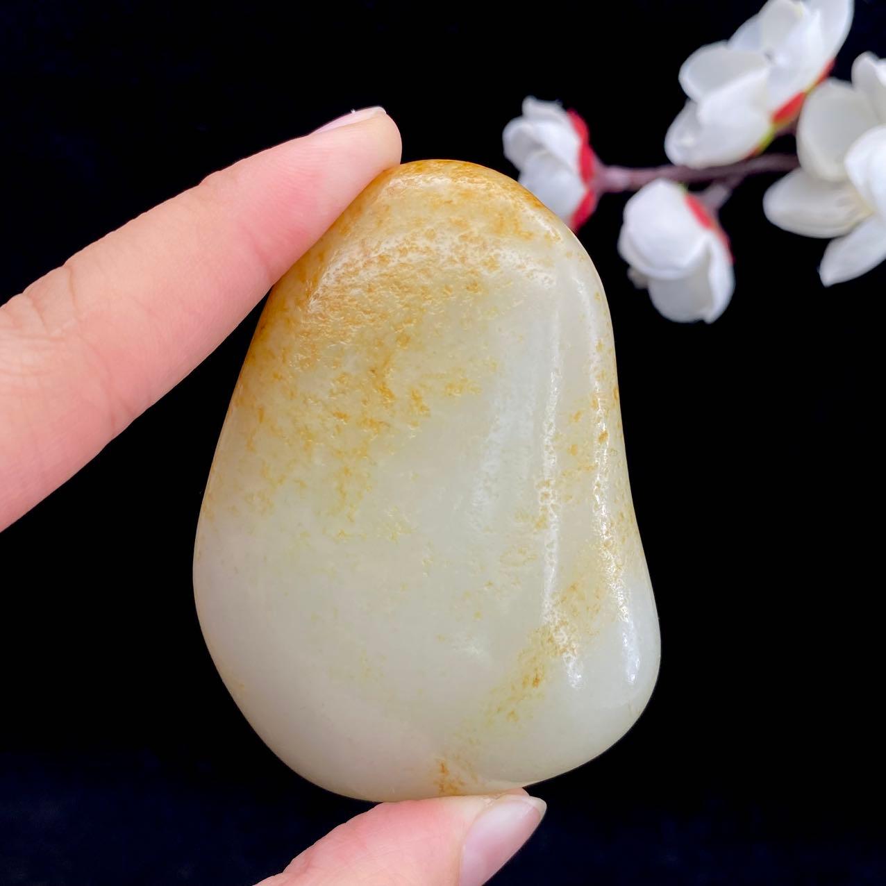 和田玉洒金皮籽料手把件（129.3g）