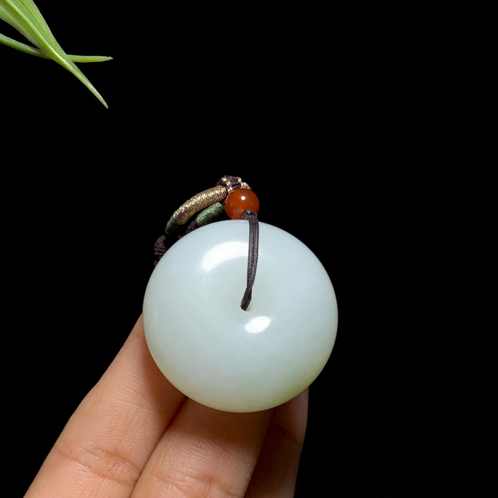 【超值推荐】和田山料白玉带翠平安扣（30.5g）