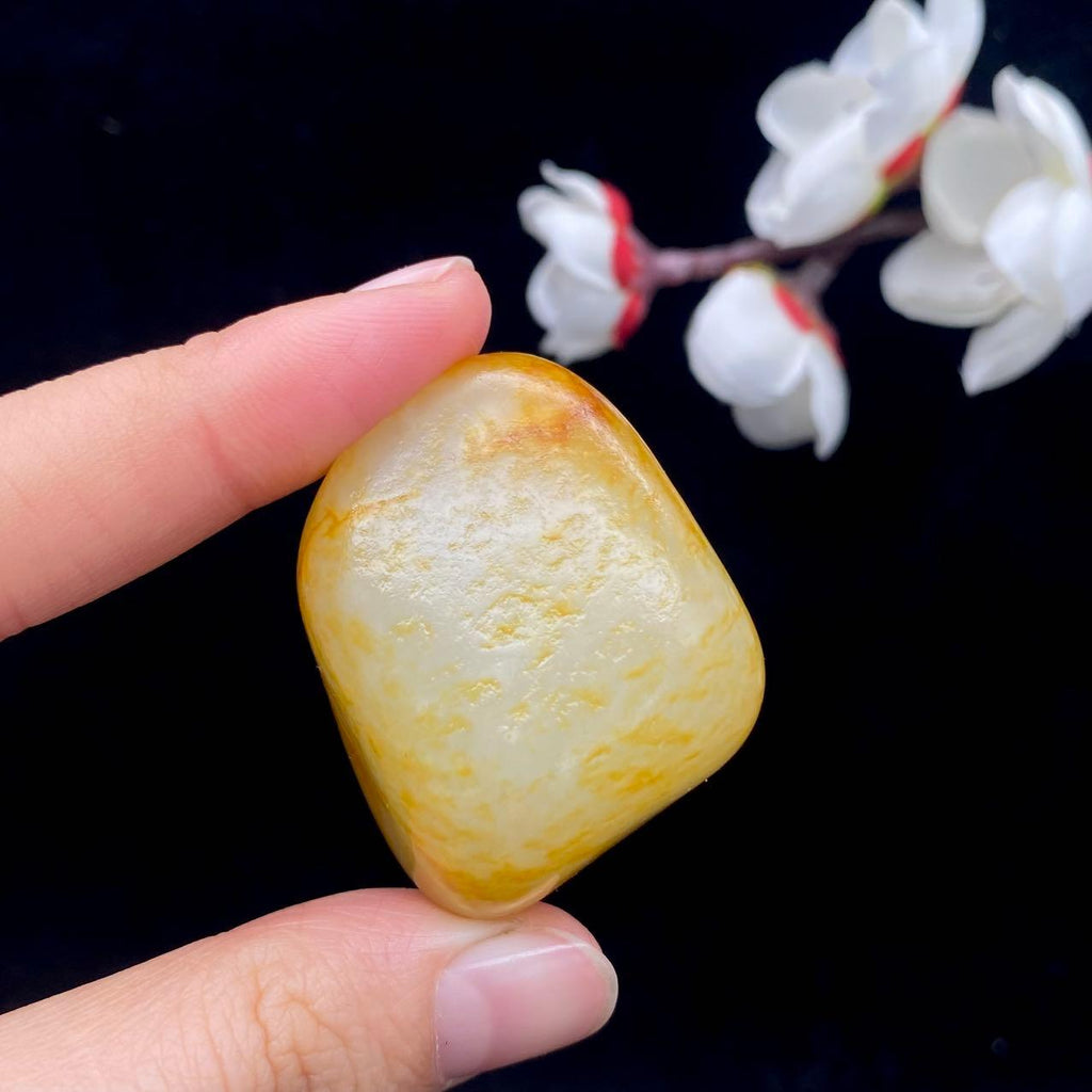 和田玉满洒金皮籽料挂件（52.2g）