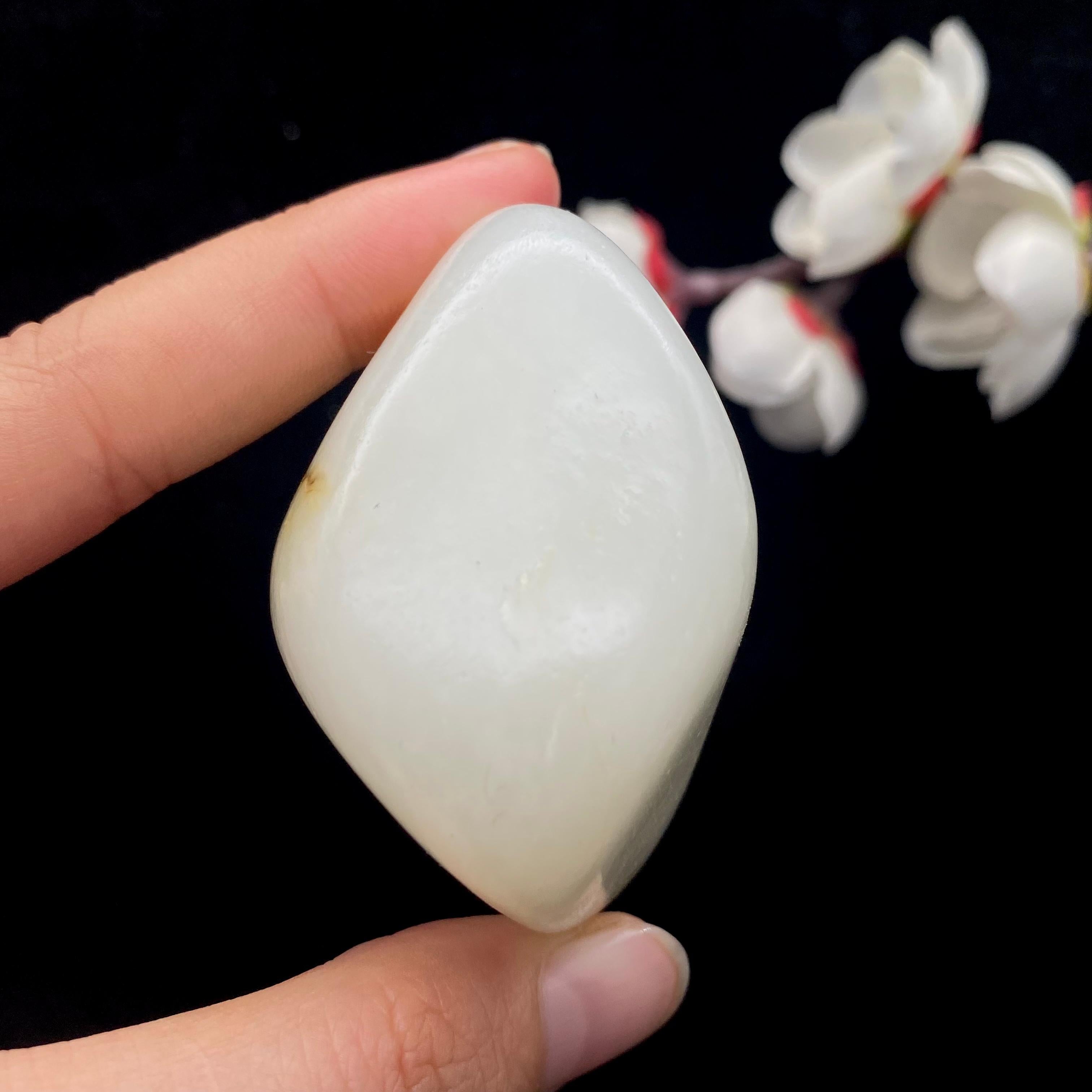 和田玉白玉籽料手把件（117.3g）