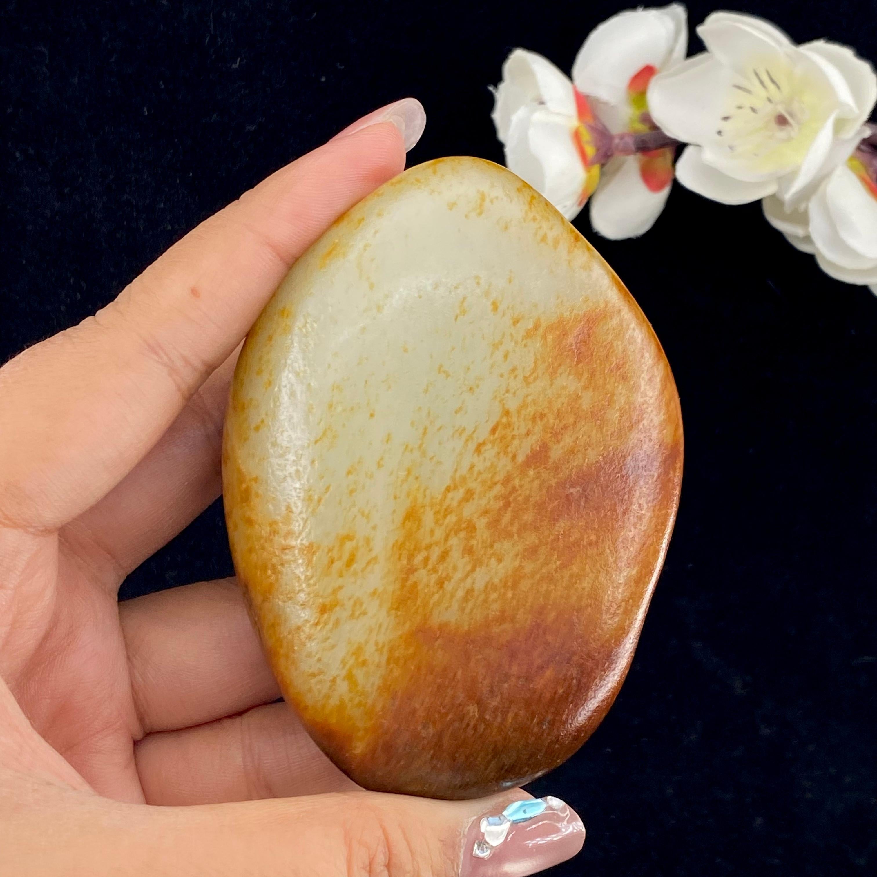 和田玉聚红皮籽料手把件（220.5g）