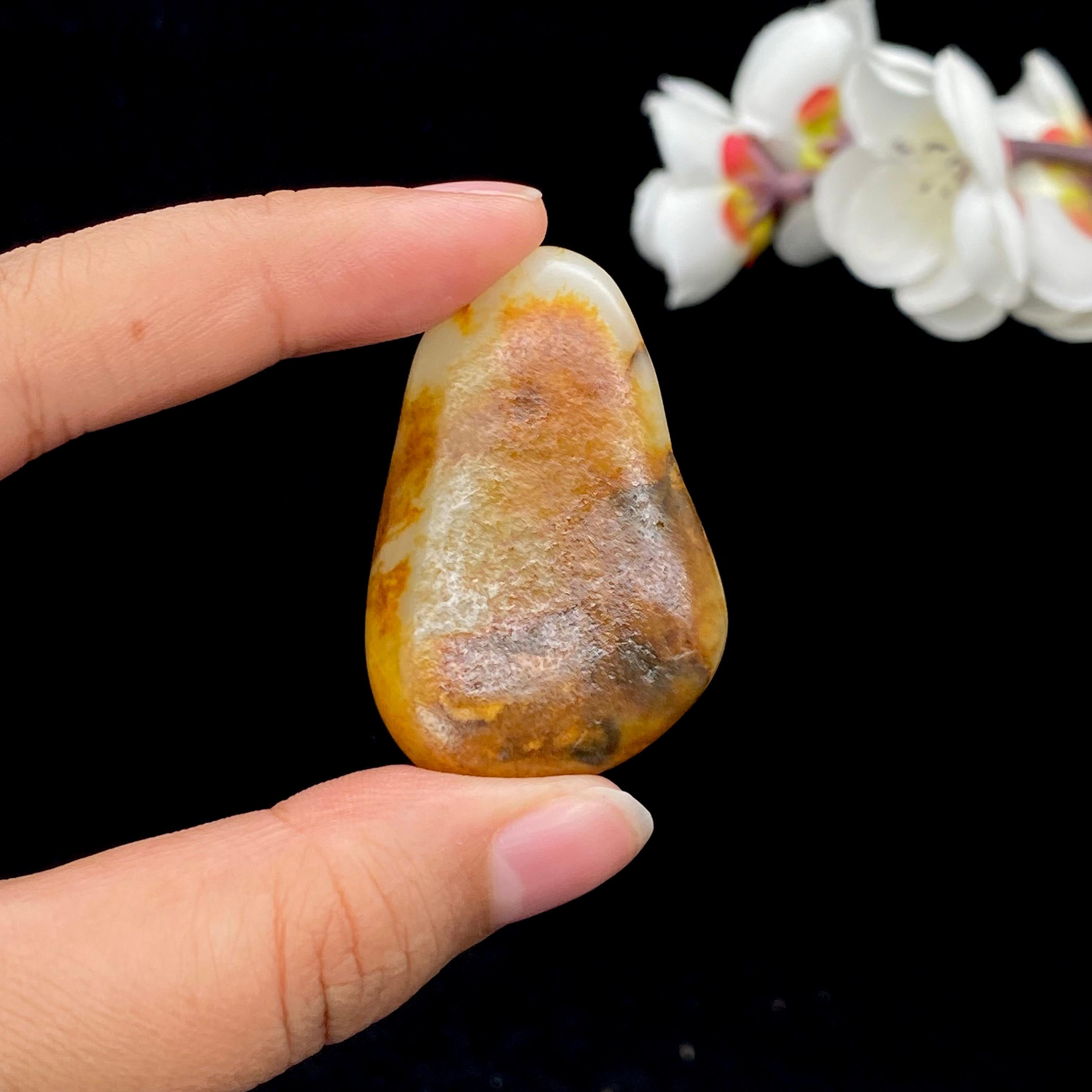 和田玉聚黄皮籽料挂件（34.4g）