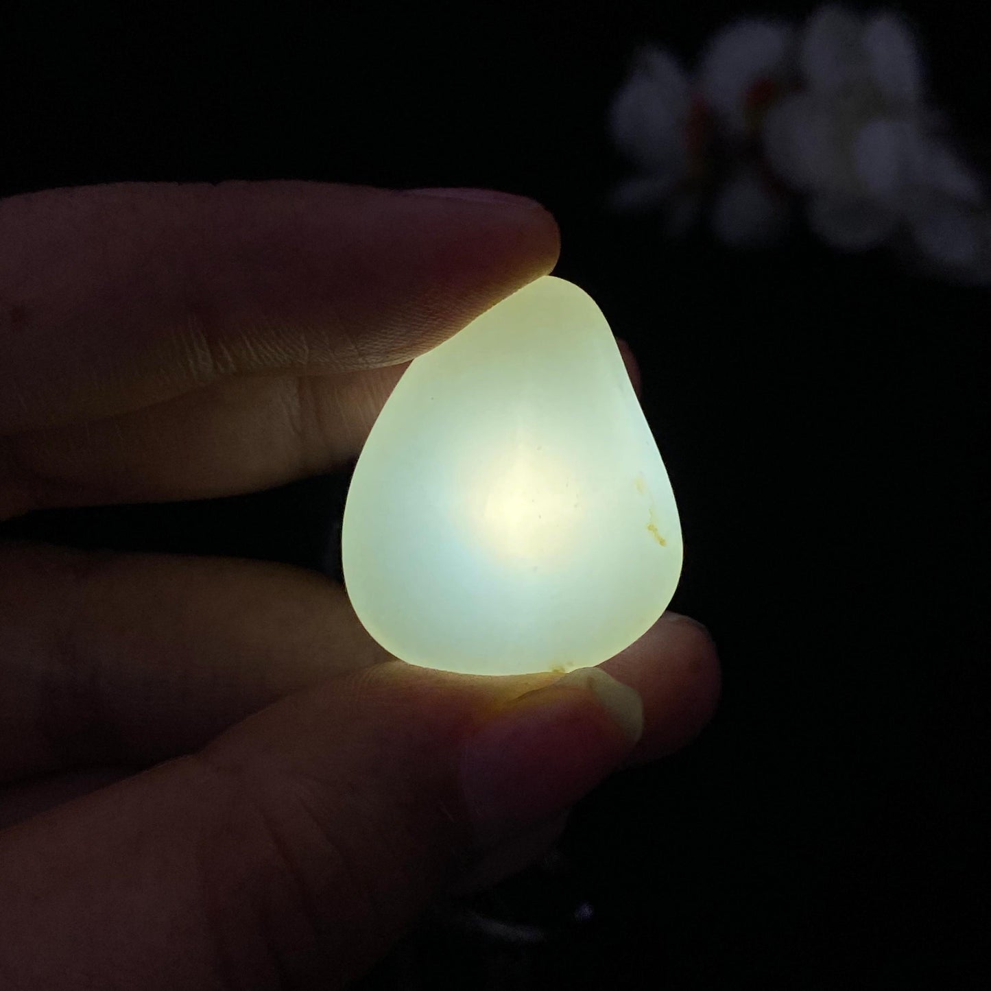 和田玉-白玉籽料原石（8.6g）