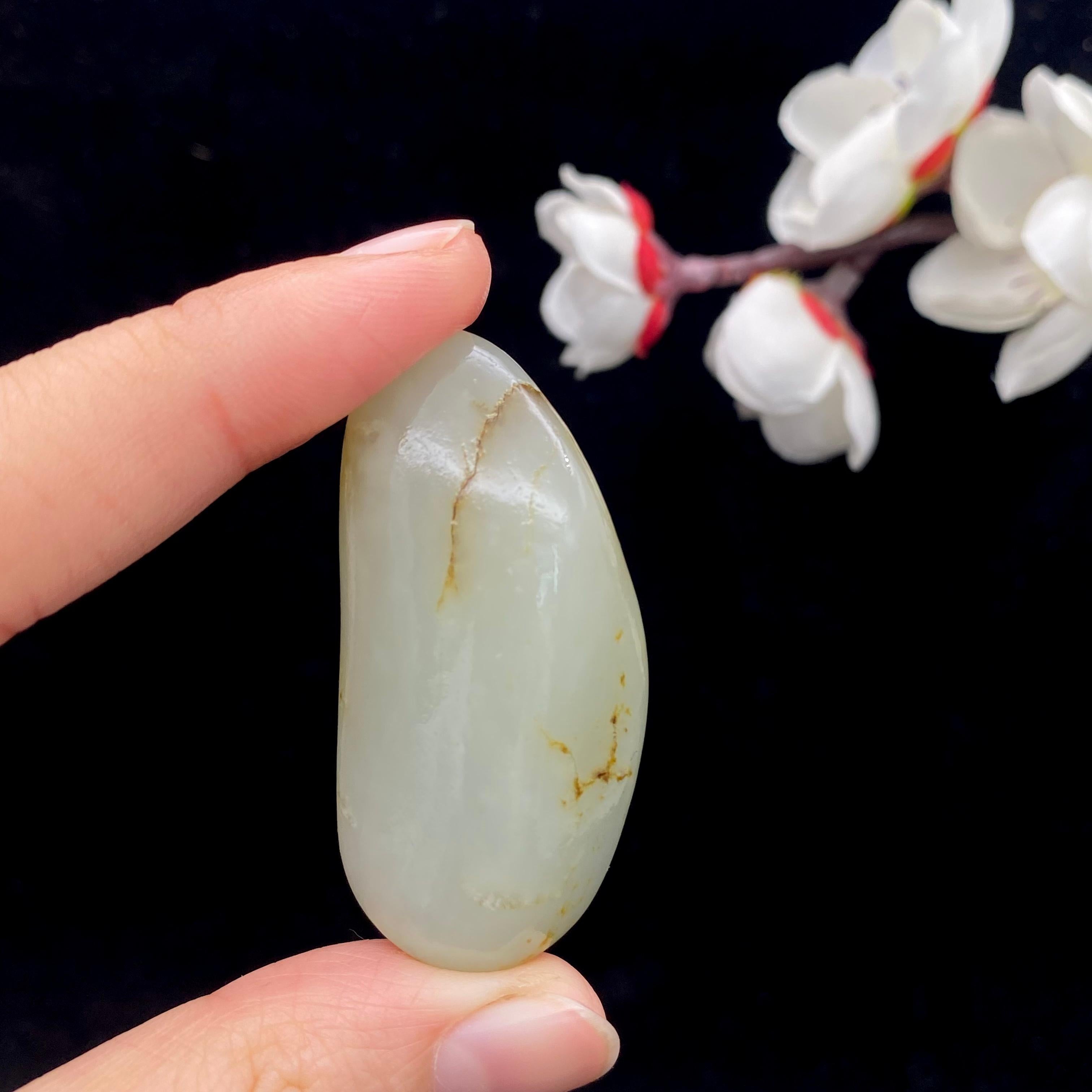 【超值推荐】和田玉黄皮籽料原石（24.1g）