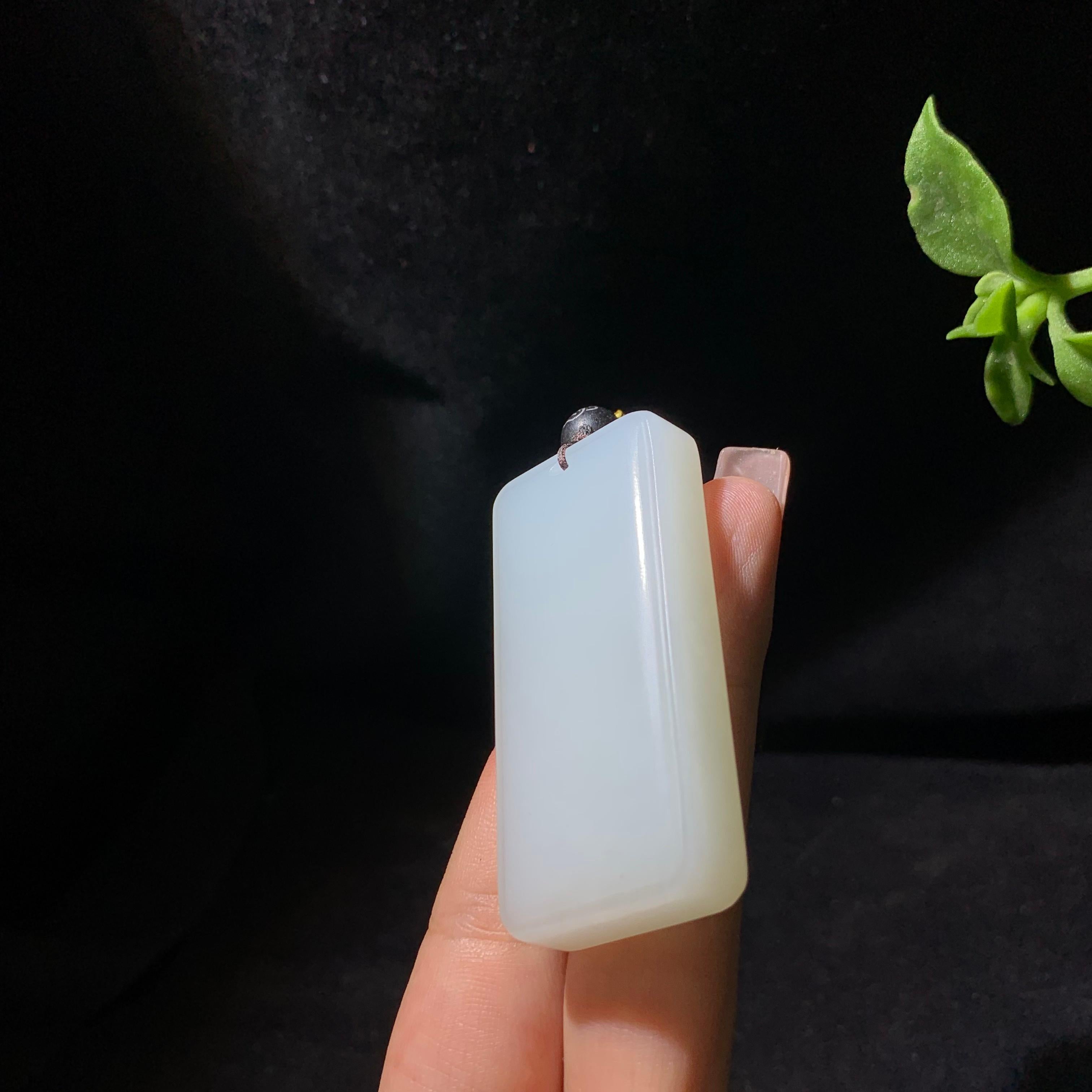 精品和田山料羊脂白玉无事牌（47.3g）