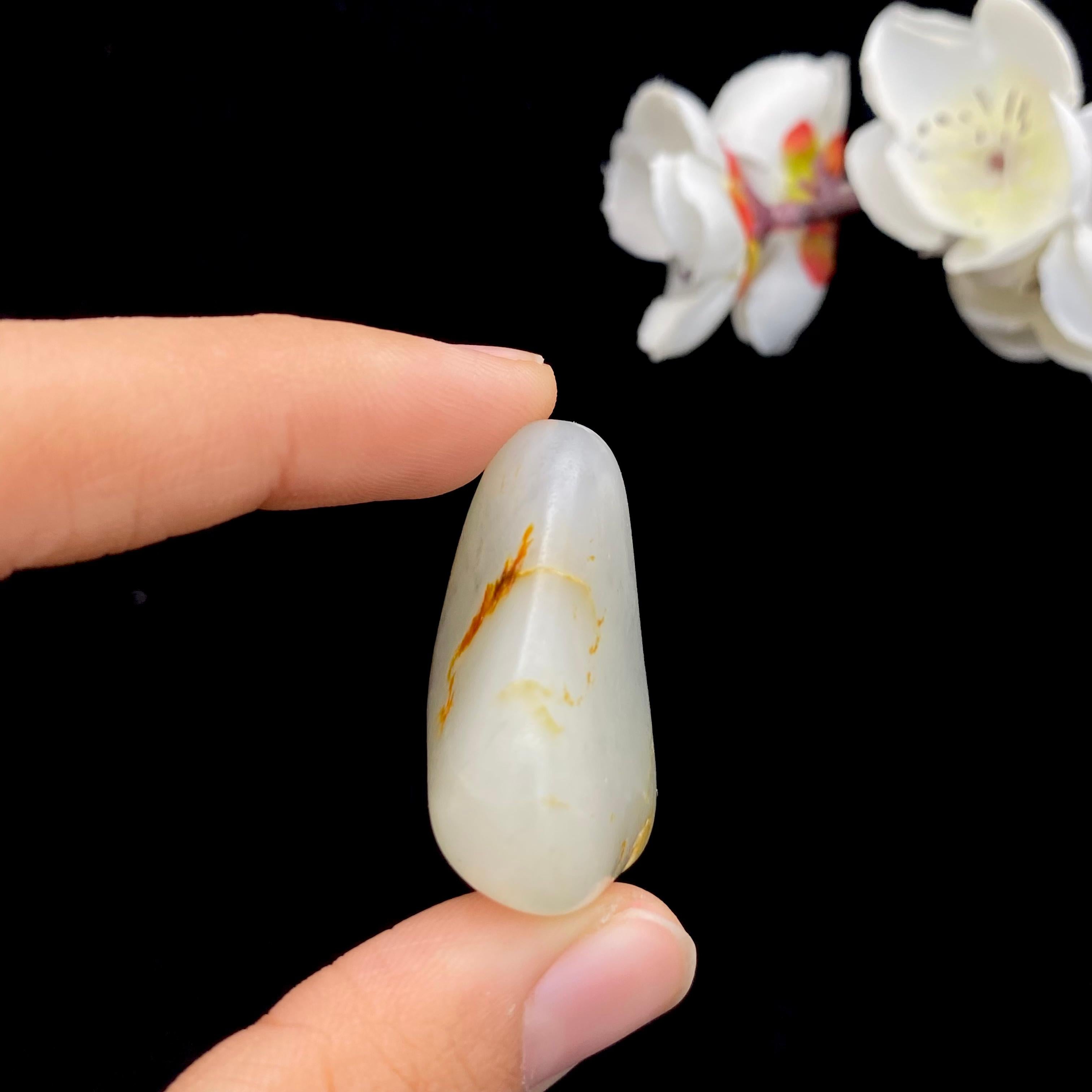 【超值推荐】和田玉黄皮籽料原石（25.2g）