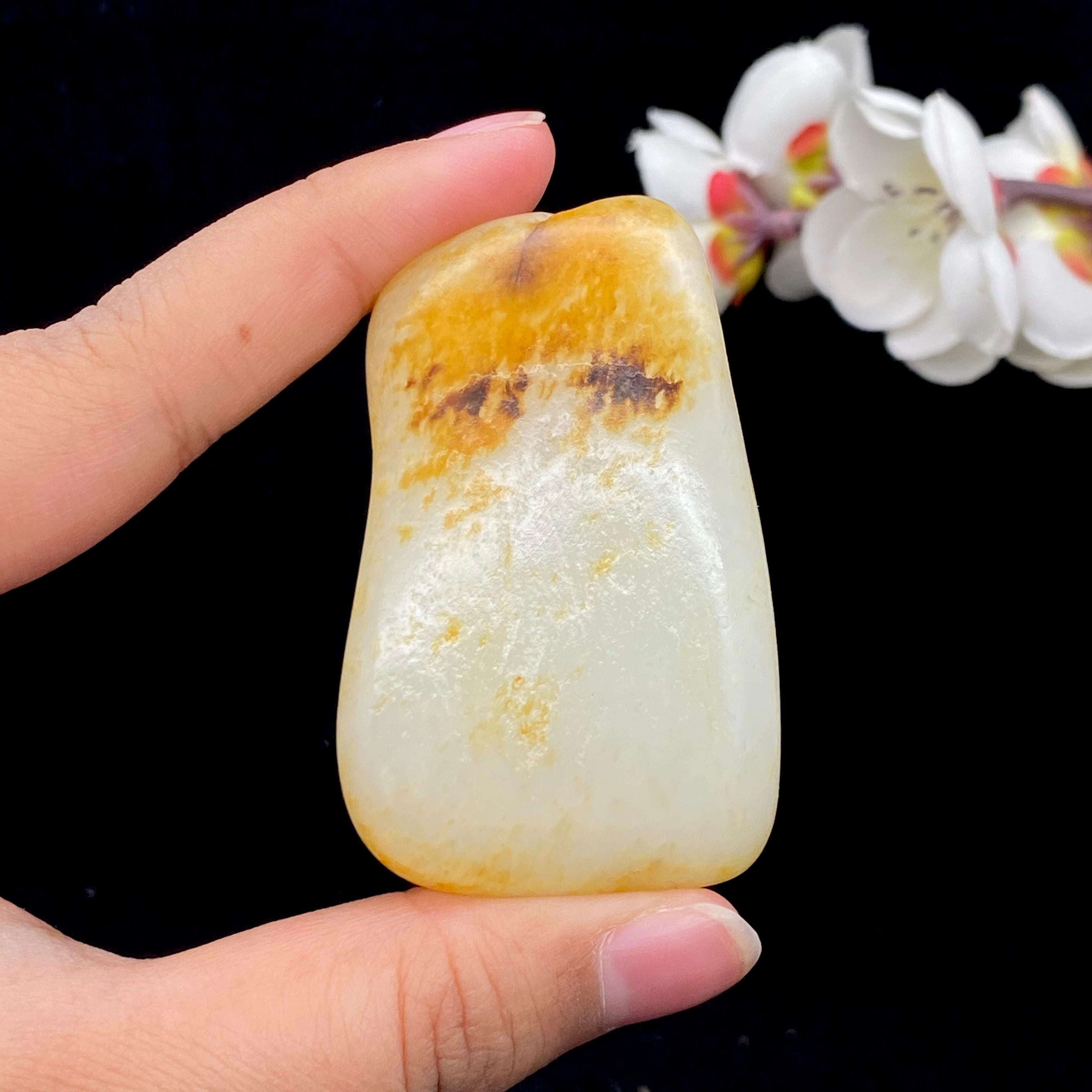 和田玉洒金皮籽料牌型手把件（107.6g）