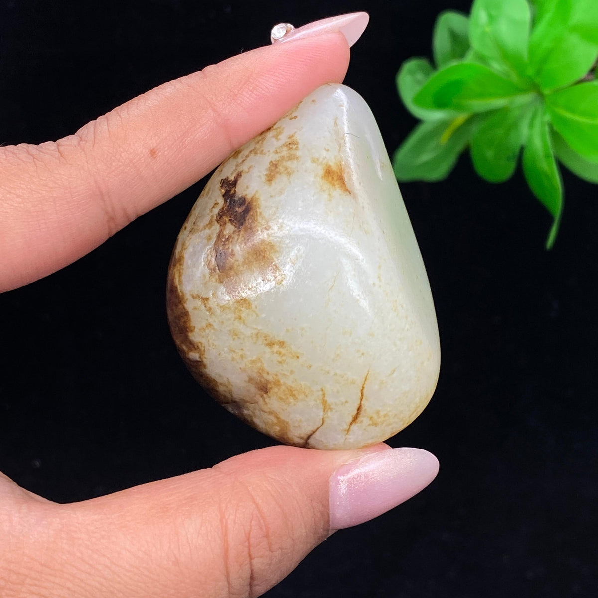 和田玉秋梨皮籽料手把件（67.3g）