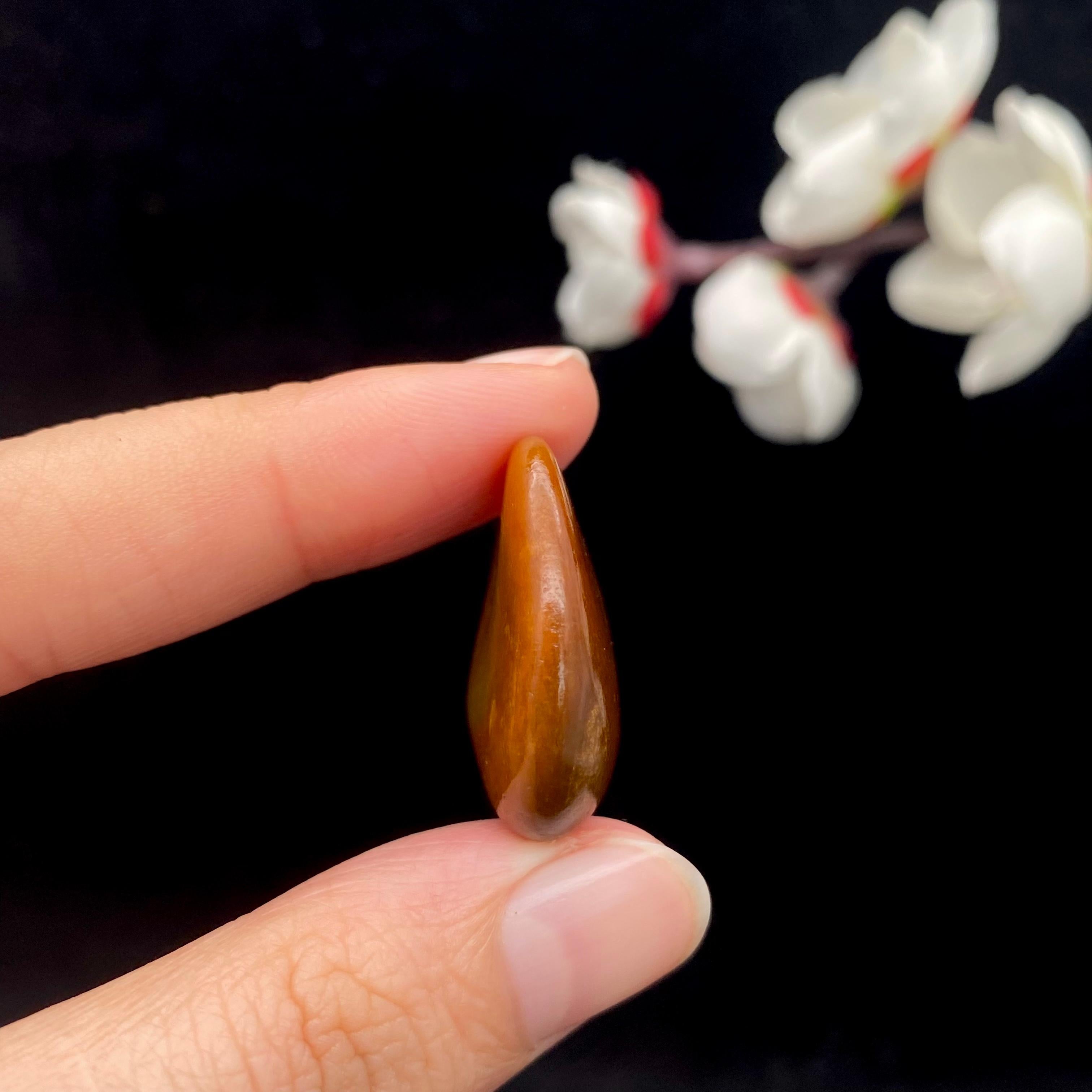 和田玉红沁皮籽料原石（8g）