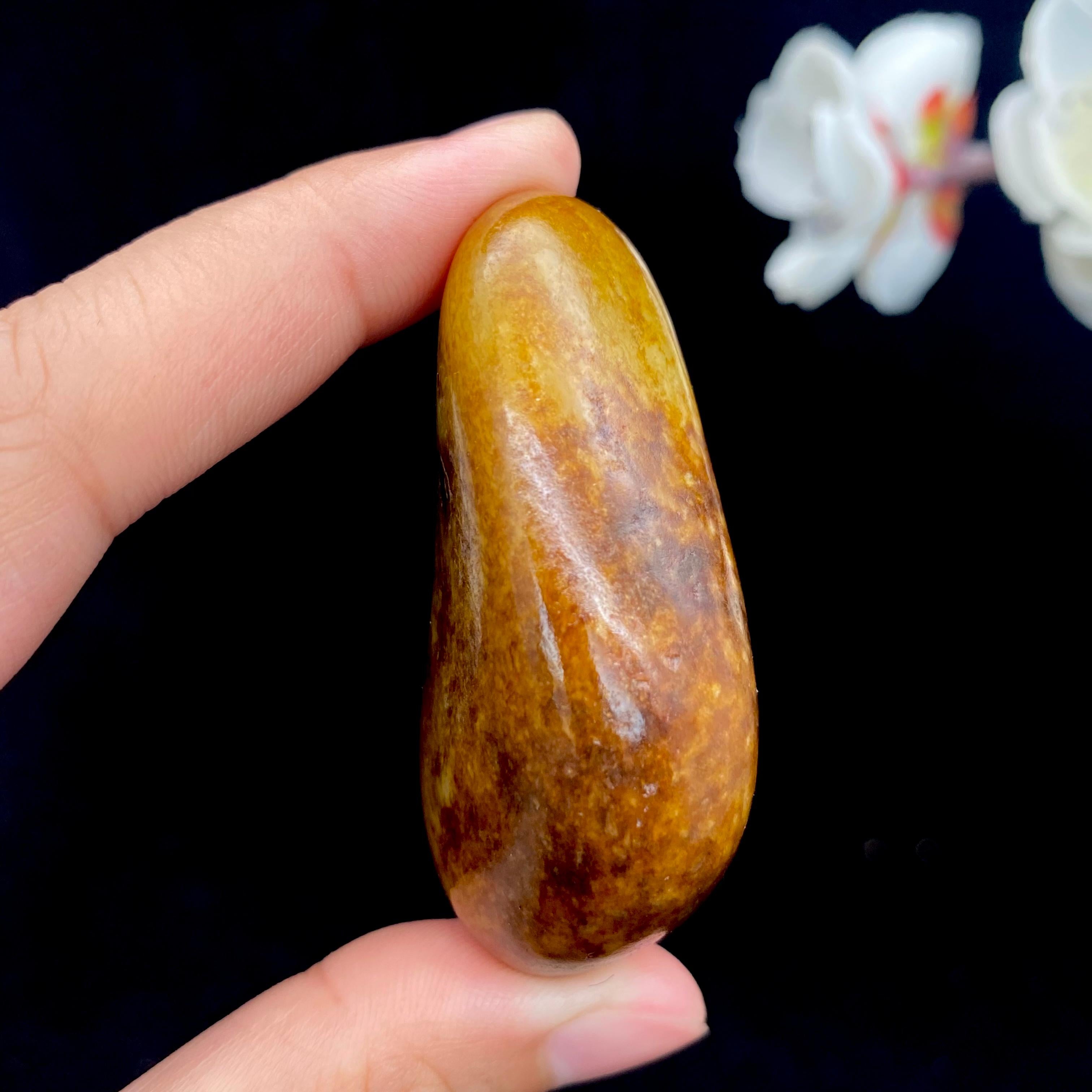 和田玉红沁皮籽料原石（63.5g）