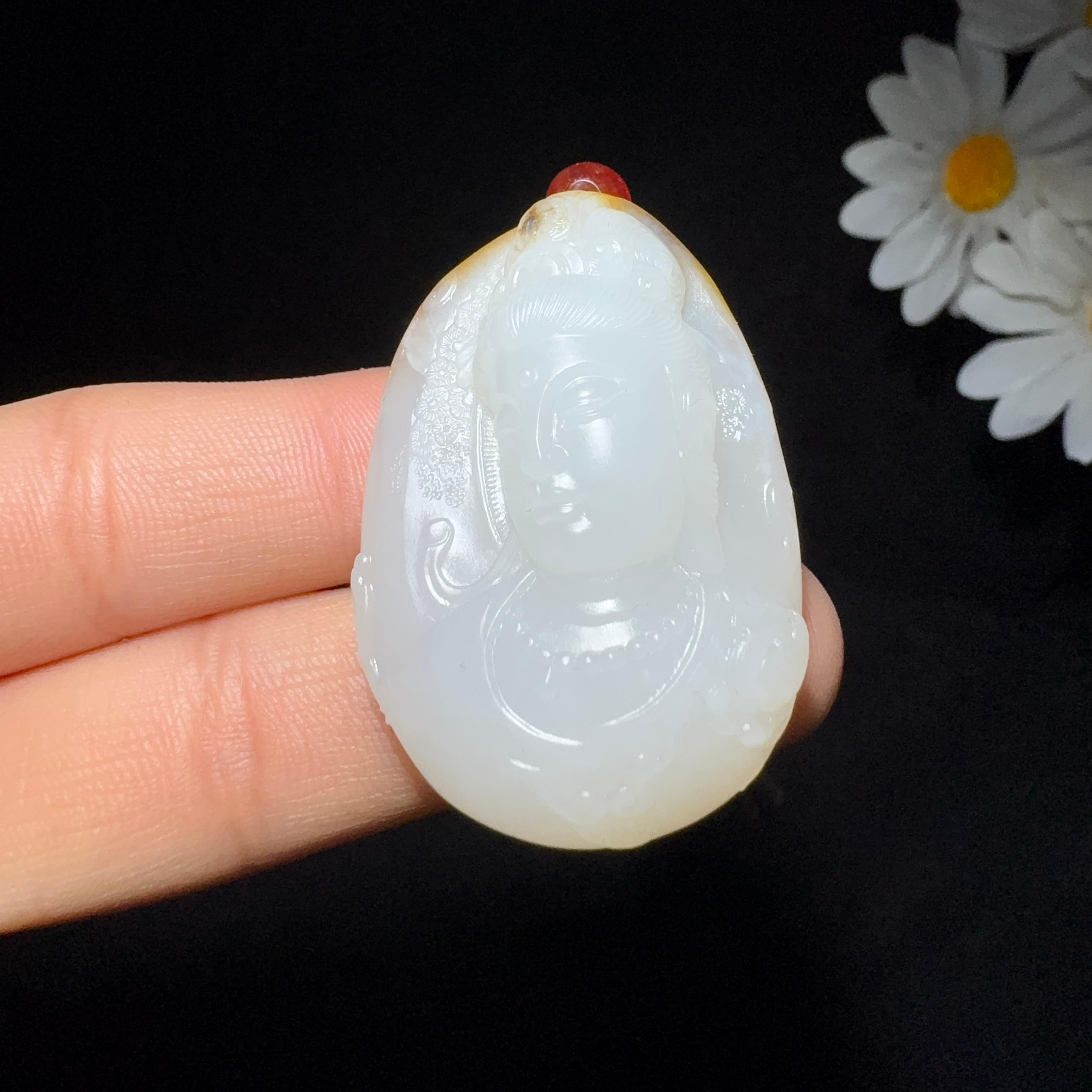 和田玉籽料观音（28.3g）
