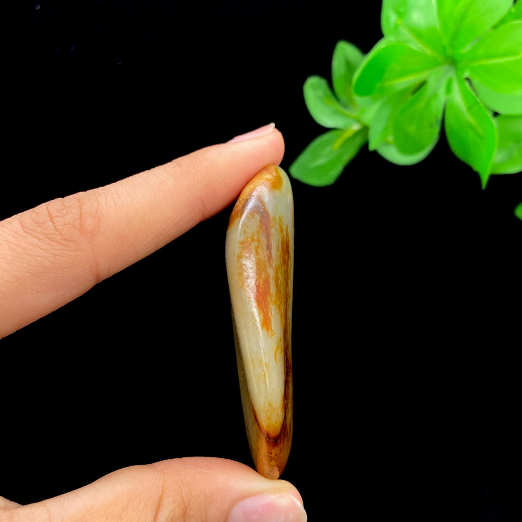 和田玉洒红皮籽料挂件（46.2g）