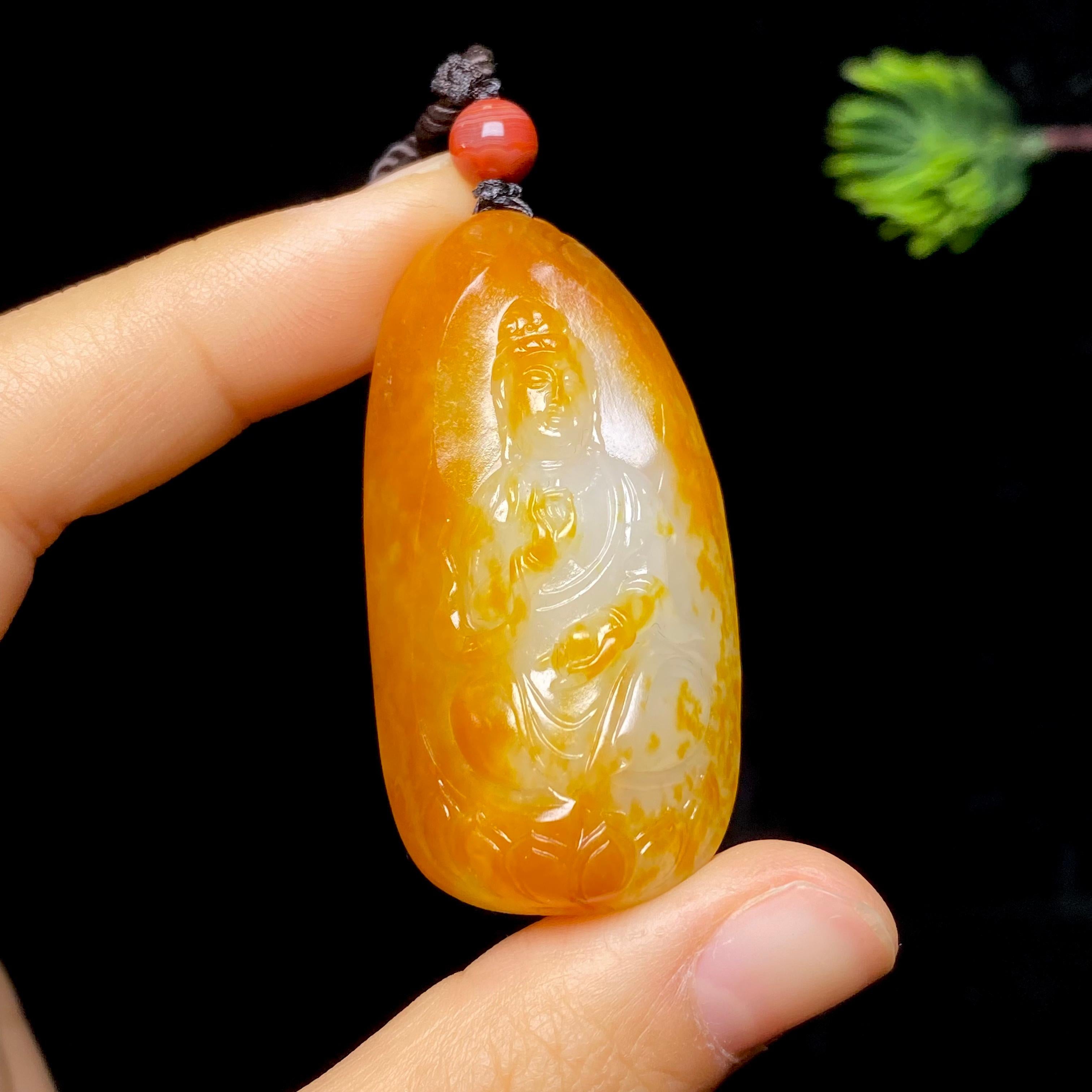 和田玉籽料观音（28.1g）
