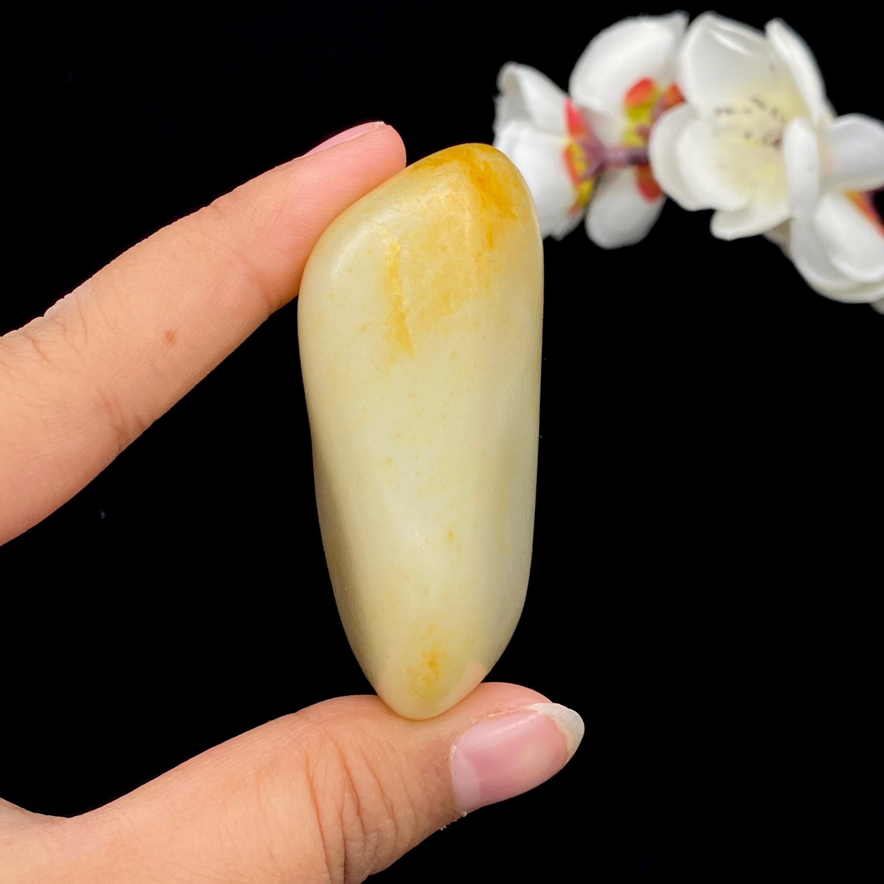 和田玉洒金皮籽料原石（106g）