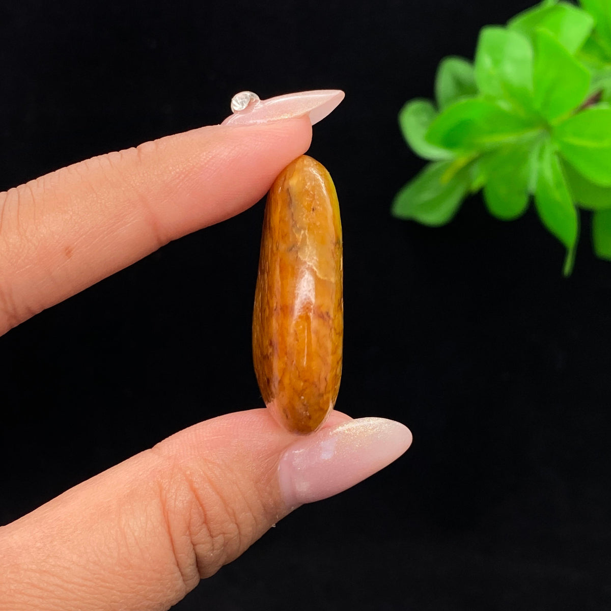 和田玉黄沁皮籽料挂件（24.2g）