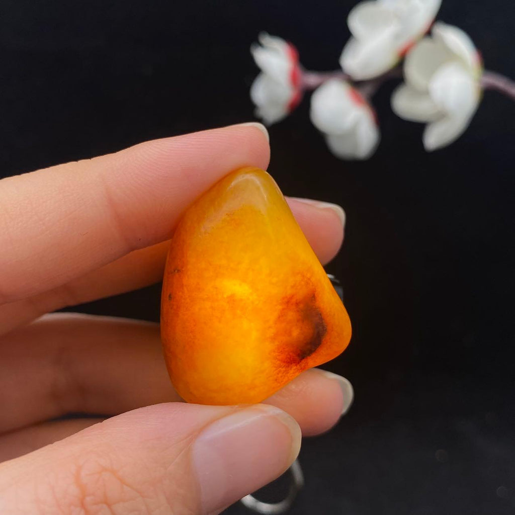 和田玉聚红皮籽料（12.2g）