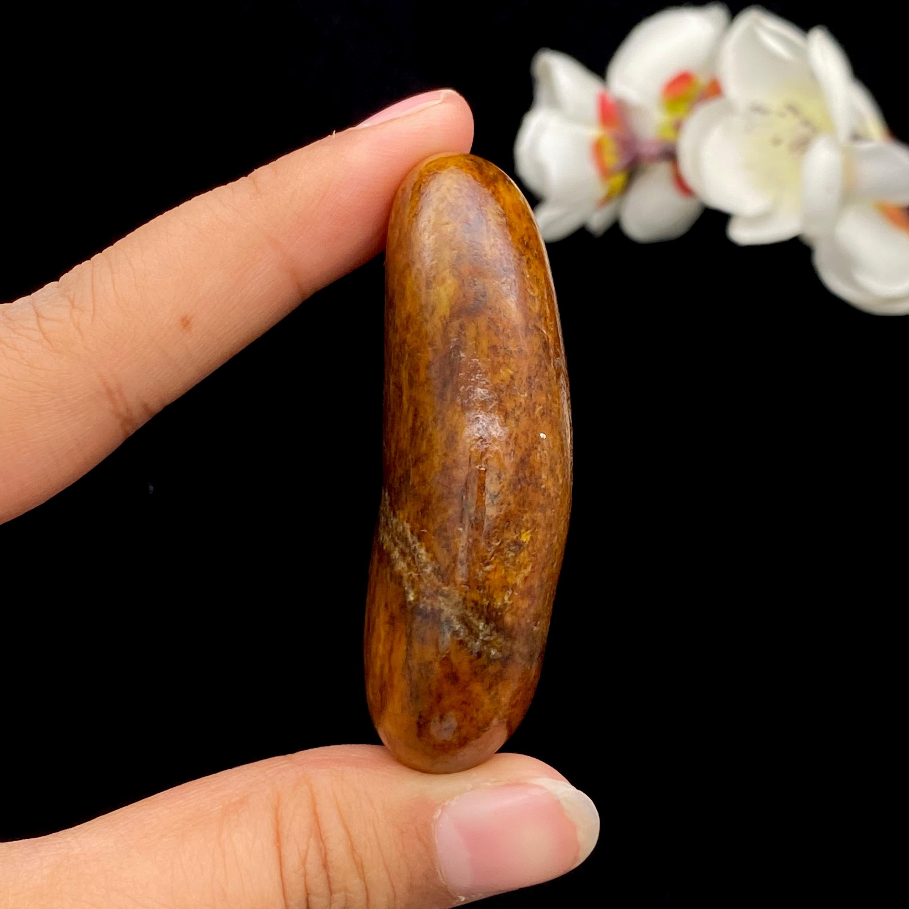 和田玉红沁皮籽料原石（67.1g）