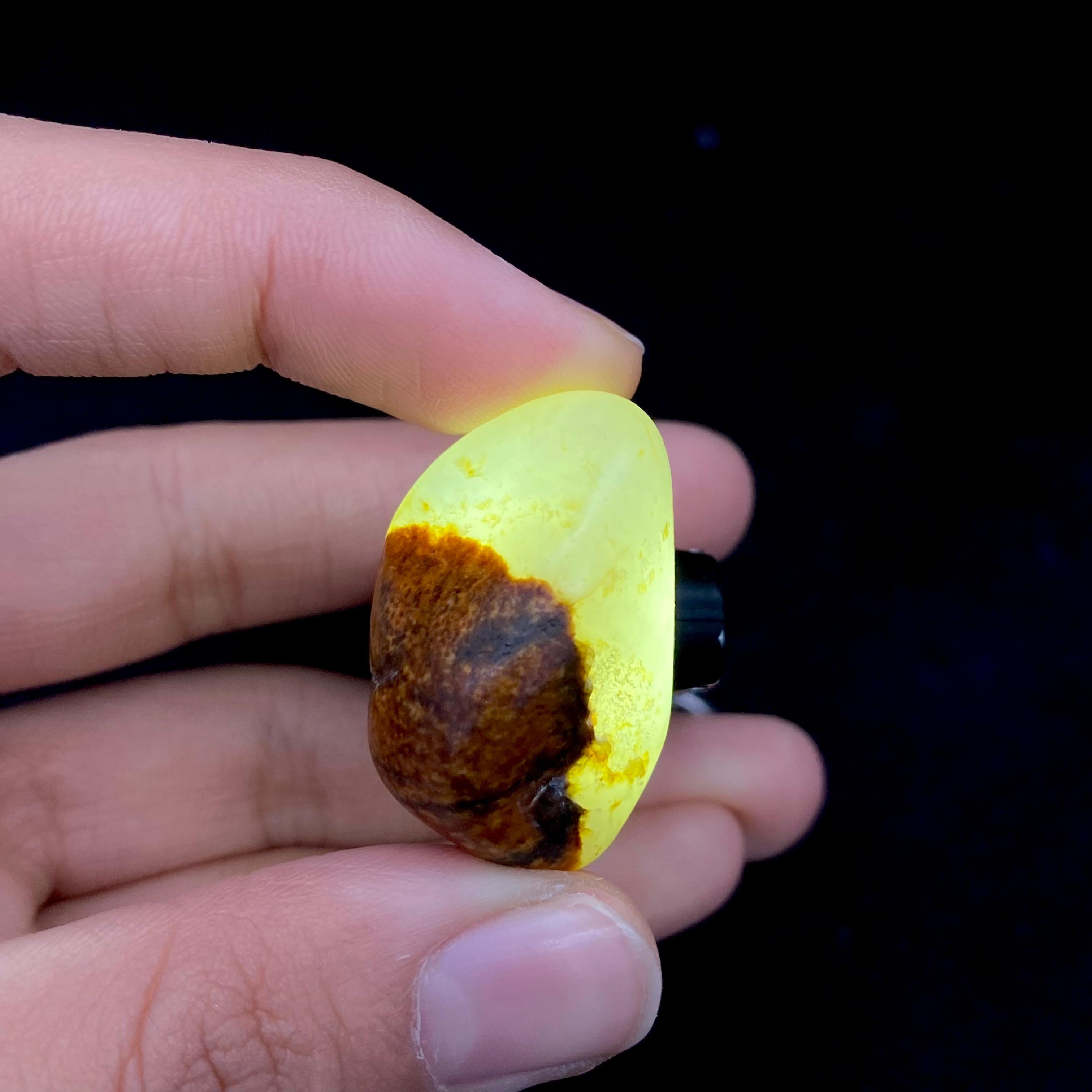 【超值推荐】和田玉聚黄皮籽料吊坠籽（16.3g）