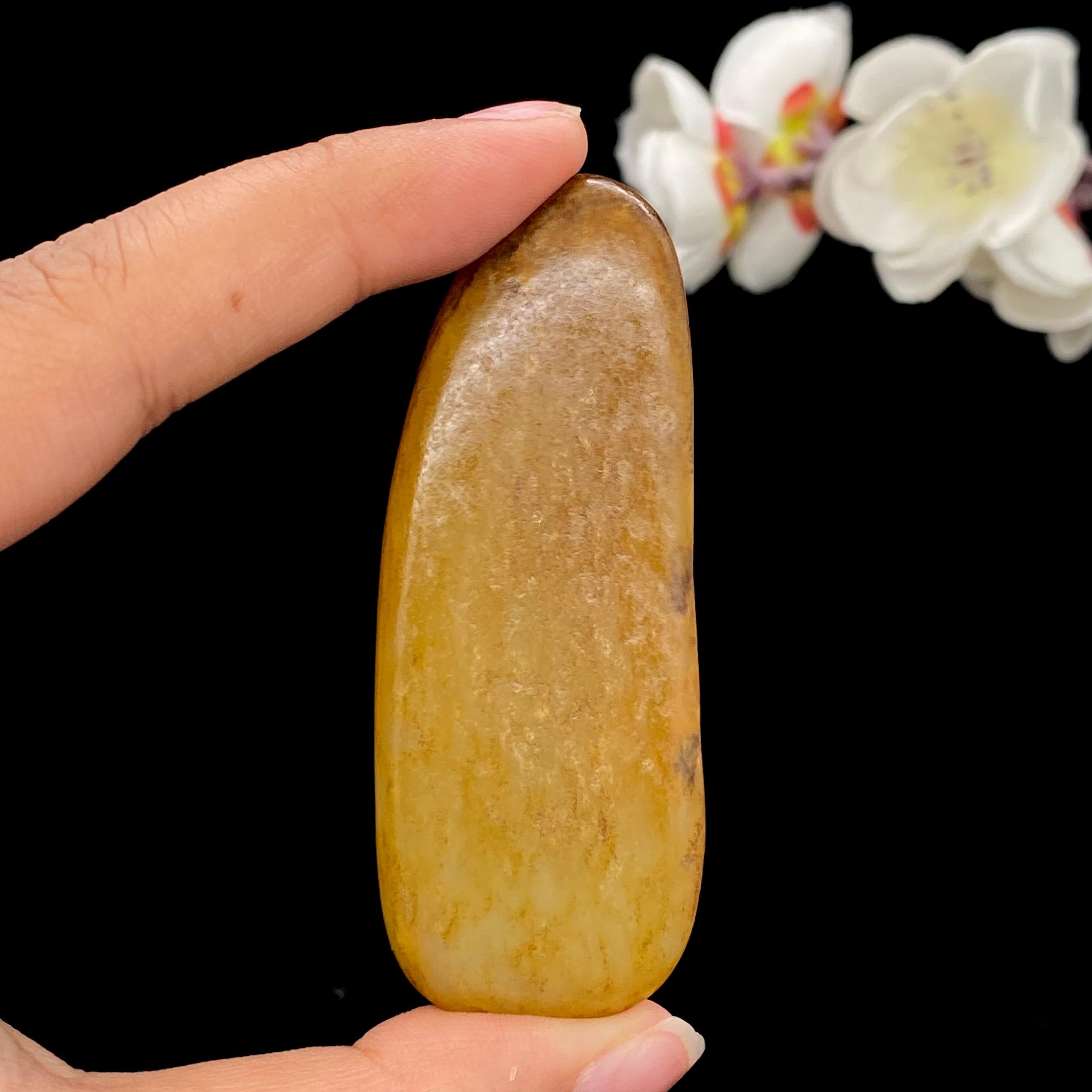 和田玉黄沁皮籽料挂件（39.1g）